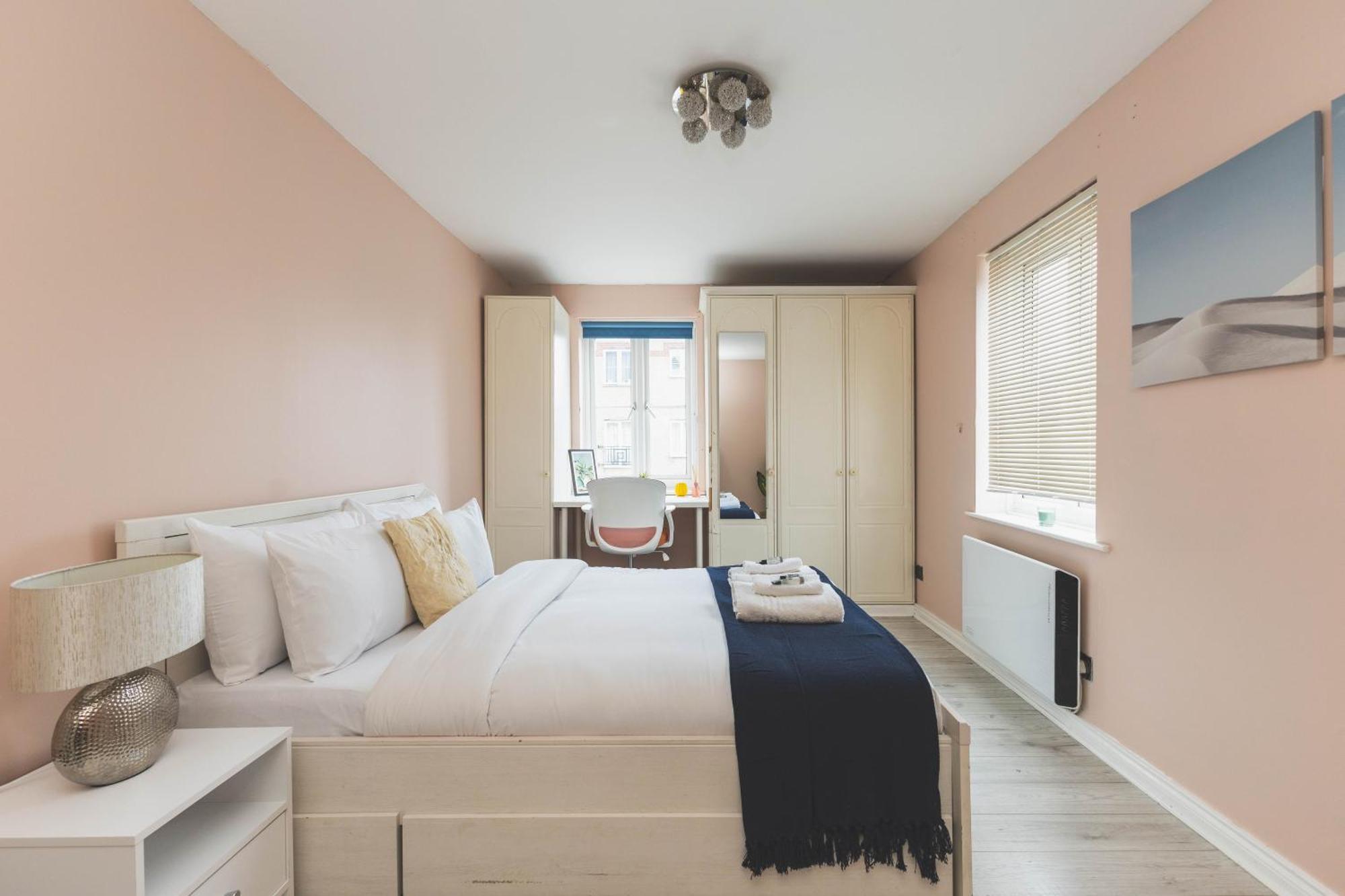 Cosy 2br, Free Parking, 8min To Airport * London