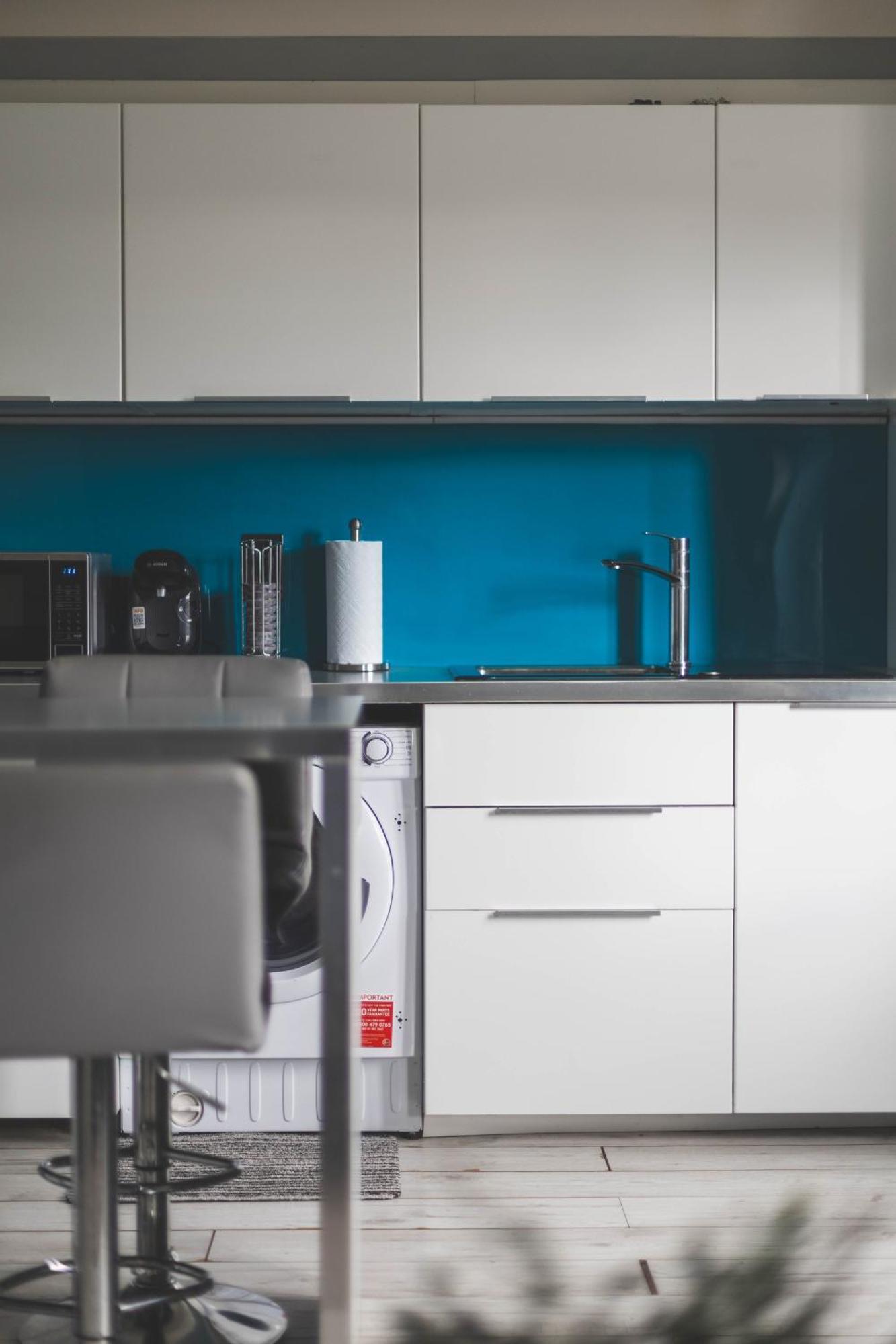 Cosy 2br, Free Parking, 8min To Airport Apartment *