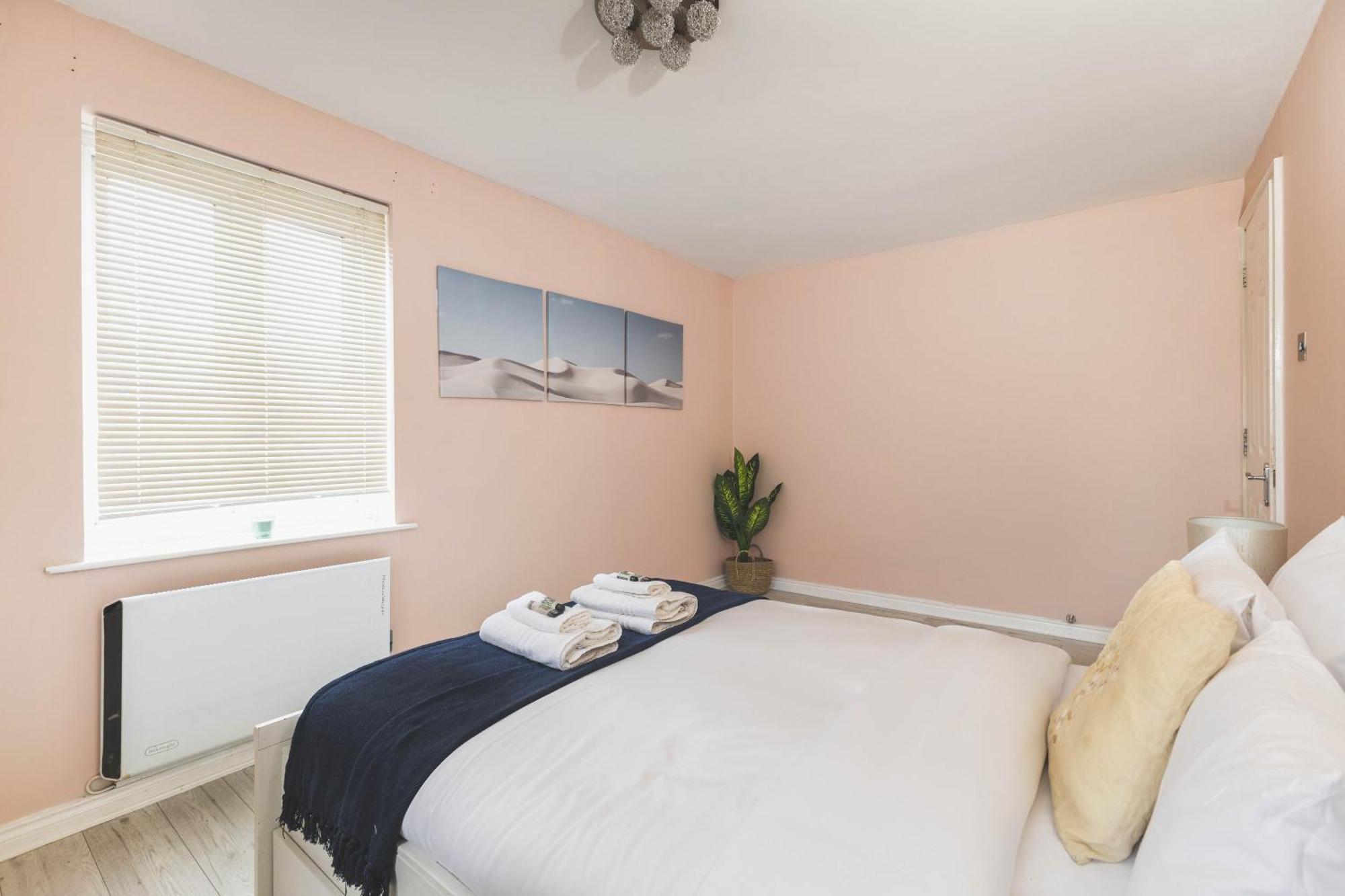 Cosy 2br, Free Parking, 8min To Airport London