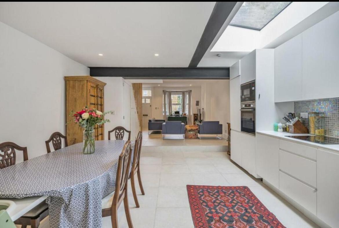 Charming 3 Bedroom Family * London