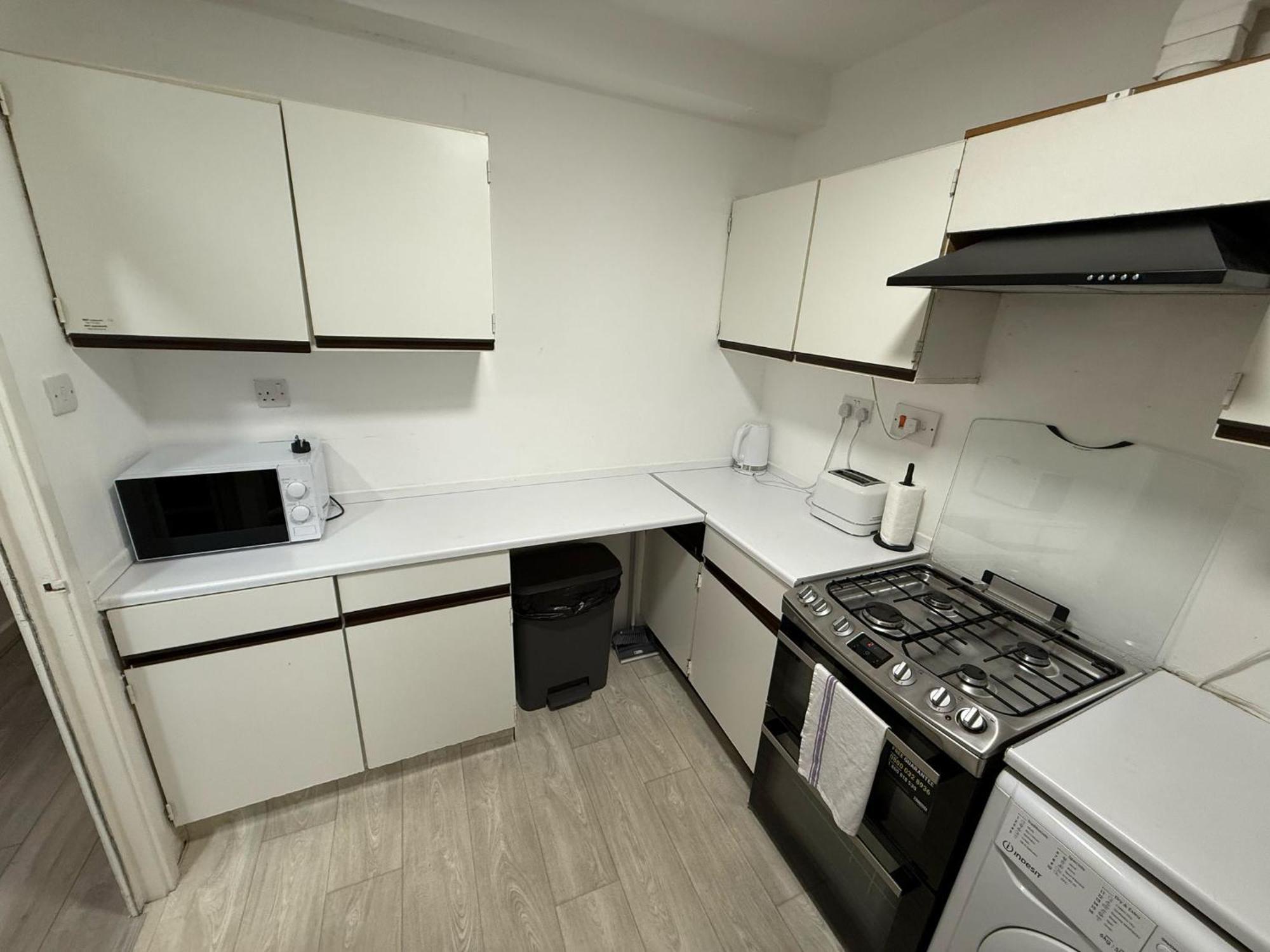 Guest In Vauxhall Guest house *