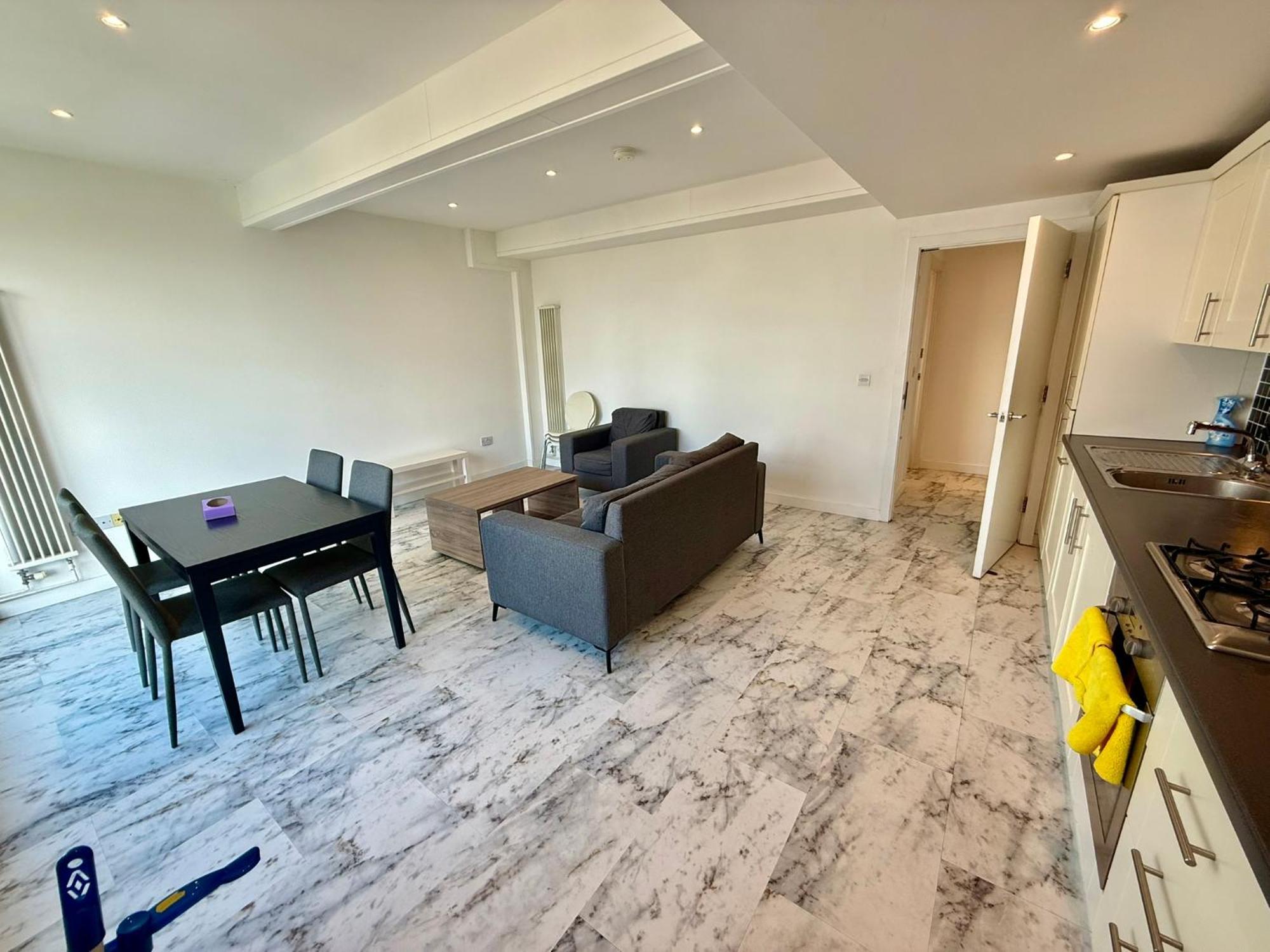 Deluxe Entire With 2x Bedrooms, 2x Bathrooms And A Big Living In The Olympic Park And Westfield At Stratford Leilighetshoteller London