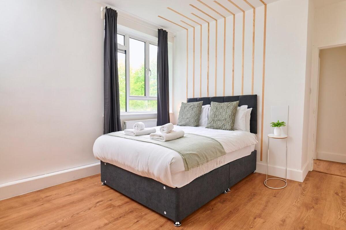 Elegant 3-bed Flat In Bayswater! London