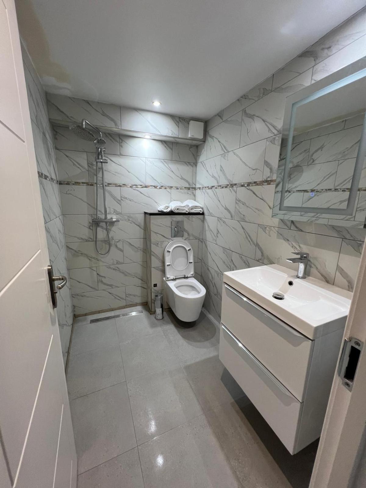 Apartment Bell Street 2 Bedroom Flat A *