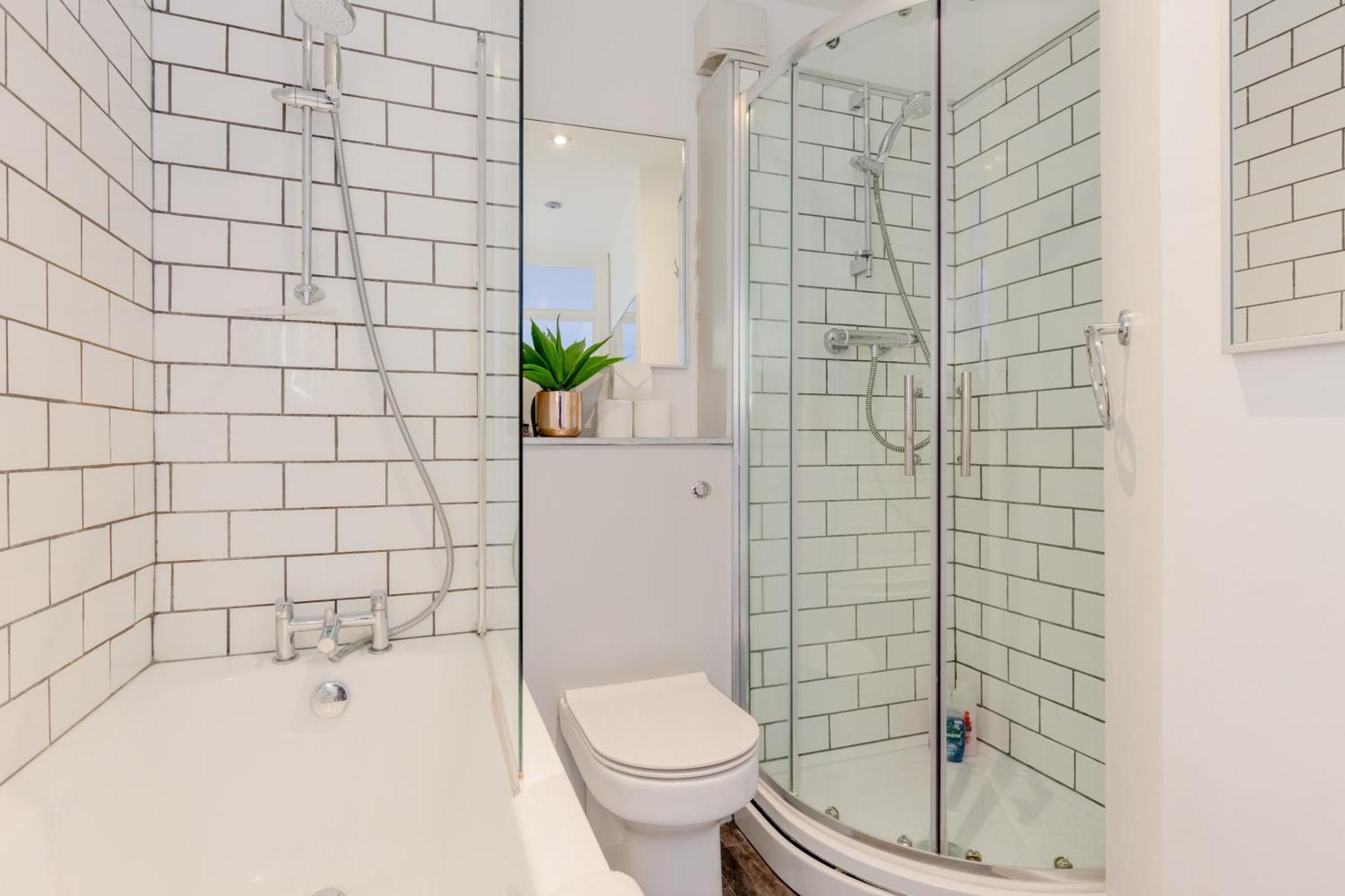 Bright 2 Bedroom Flat In Lambeth With Balcony * Londen