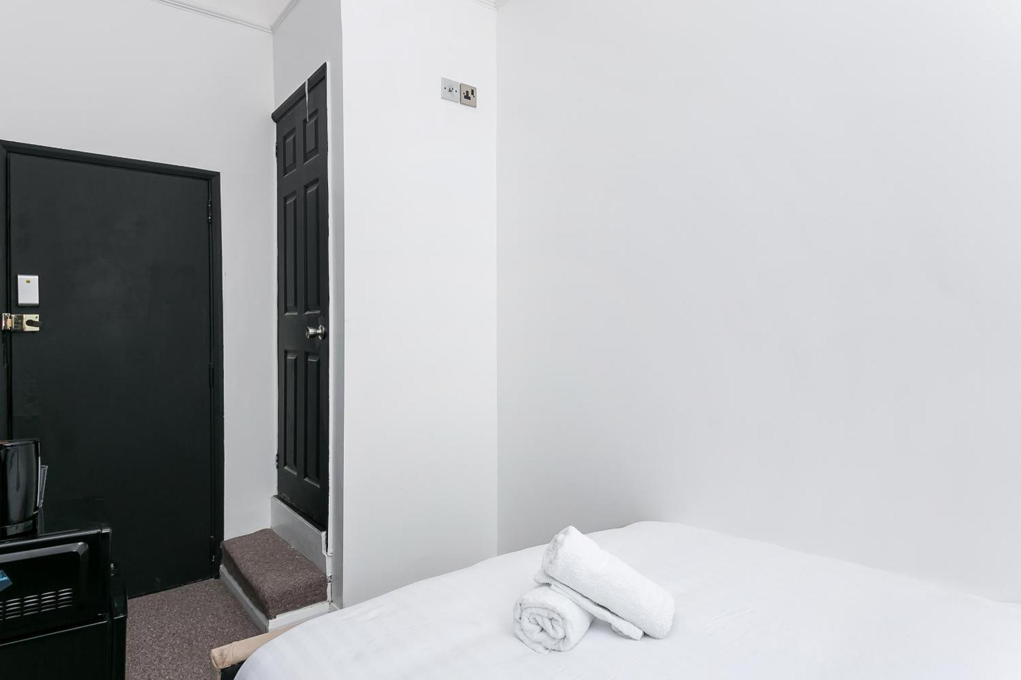 King Cross Collective - By Aura London
