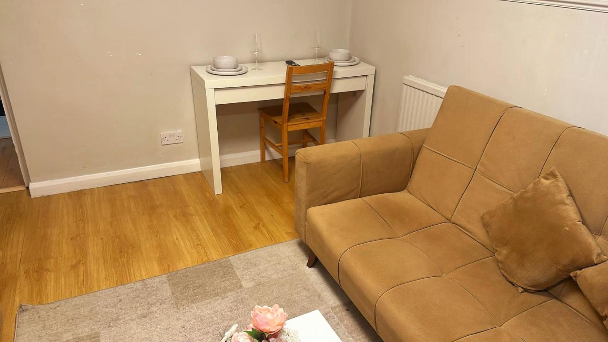 A1-1 Bed Ground Floor Flat In Elephant Castle Apartment