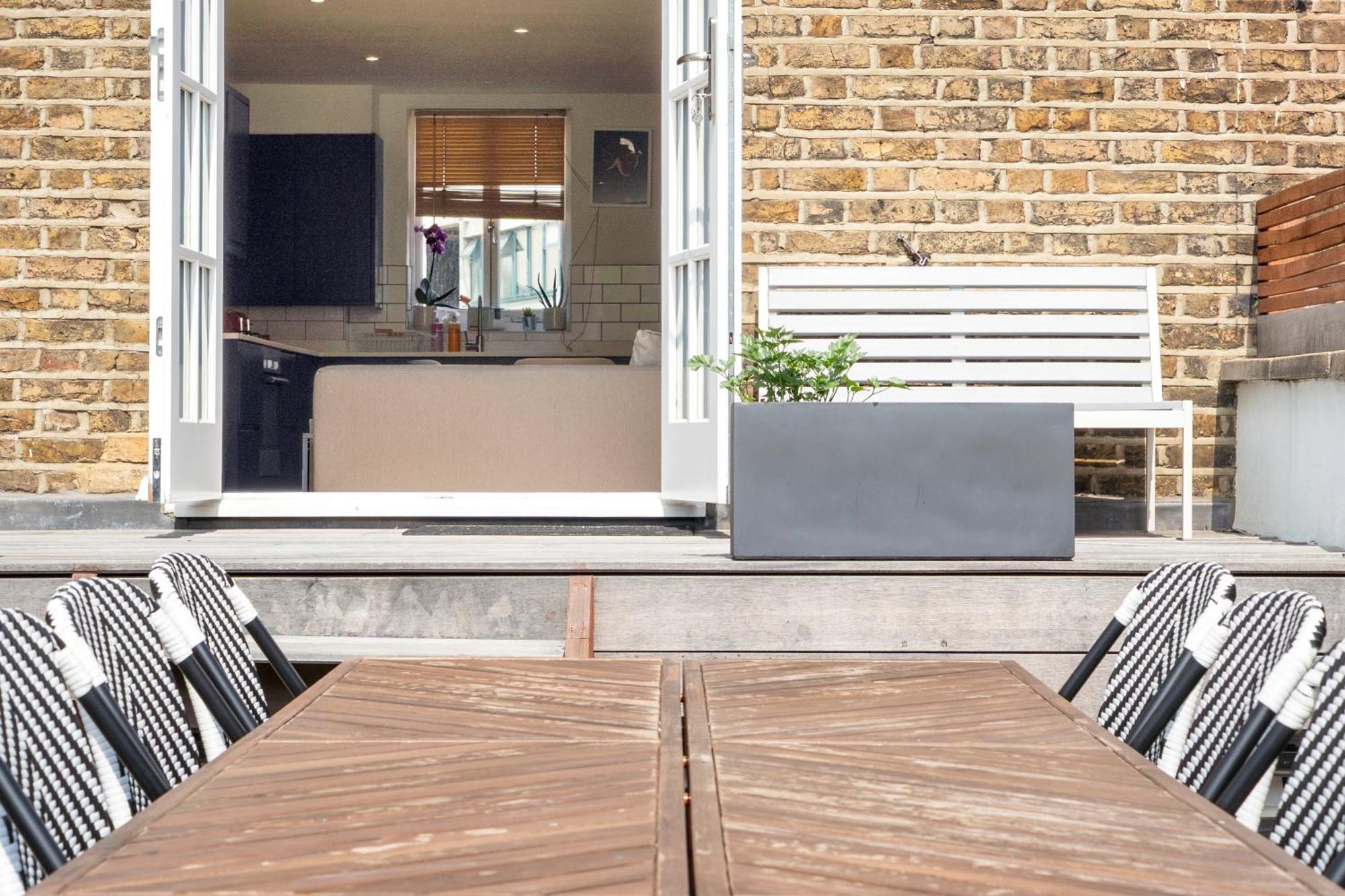 Apartment Spacious 1 Bed Maisonette In Camden By Amber Stays, Perfect For Long Term Stays, Sleeps 4!