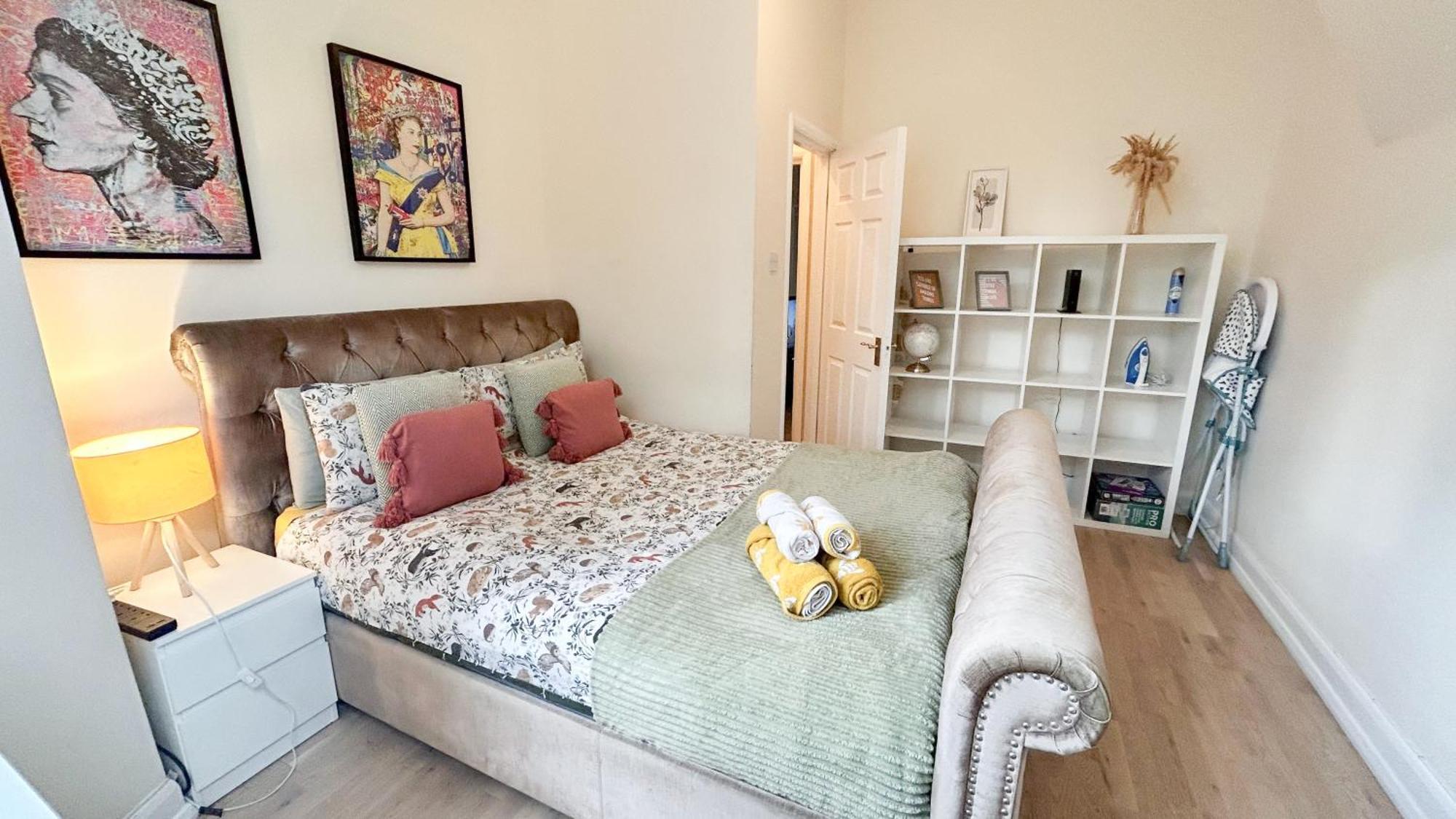 1-bedroom Flat With Small Garden & Paid Parking In Finsbury Park, Highbury *