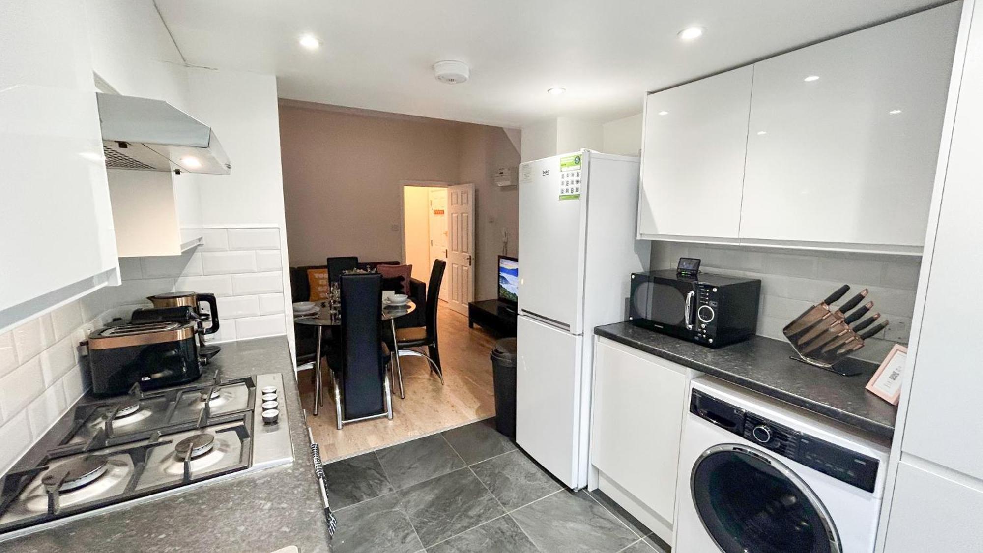 1-bedroom Flat With Small Garden & Paid Parking In Finsbury Park, Highbury Apartment London