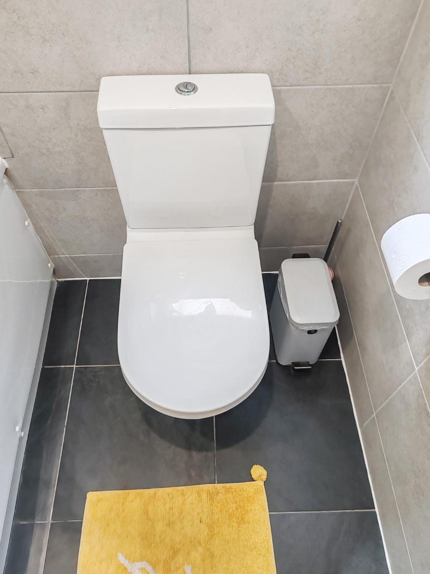 1-bedroom Flat With Small Garden & Paid Parking In Finsbury Park, Highbury *