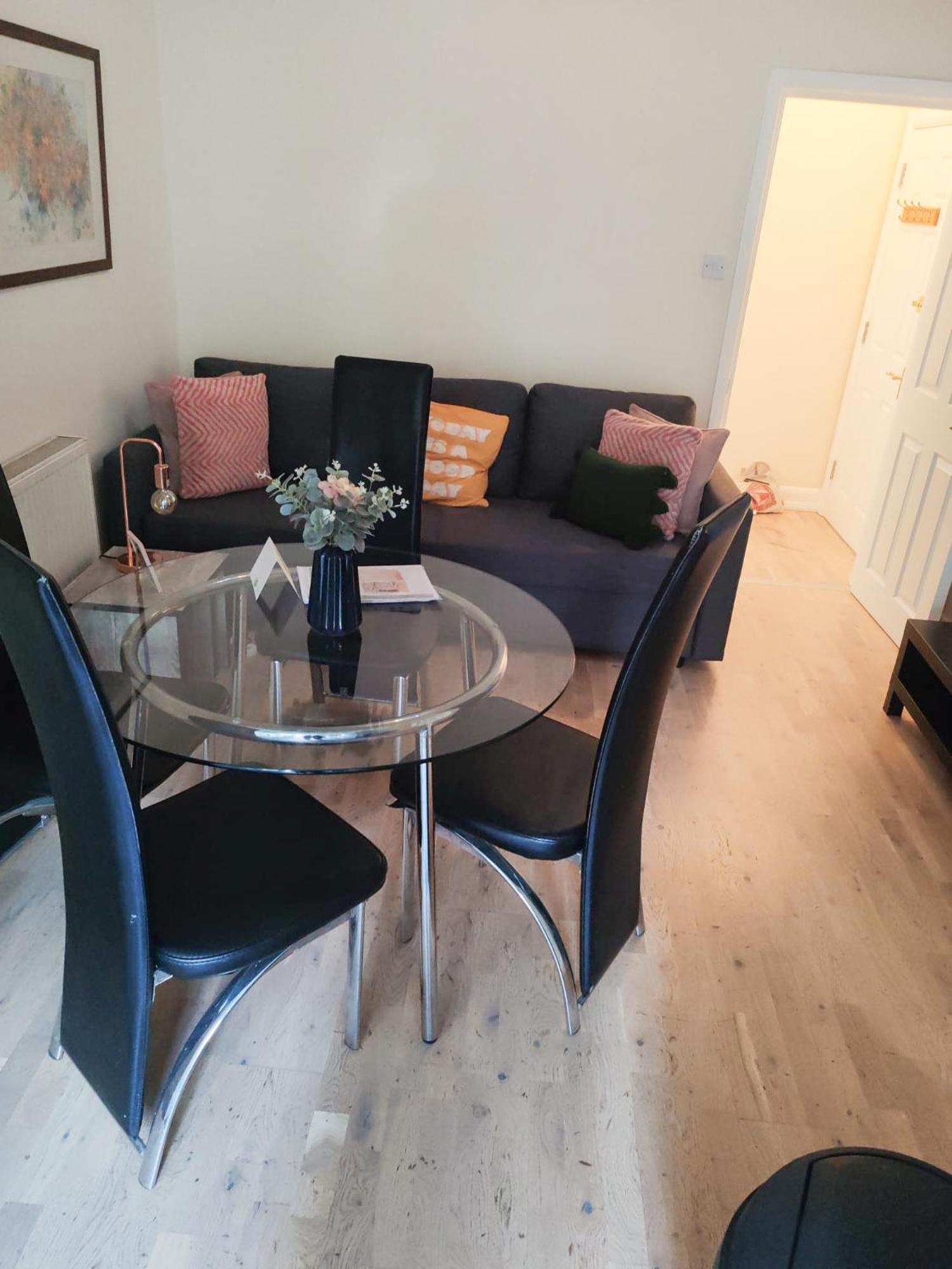 Apartment 1-bedroom Flat With Small Garden & Paid Parking In Finsbury Park, Highbury *