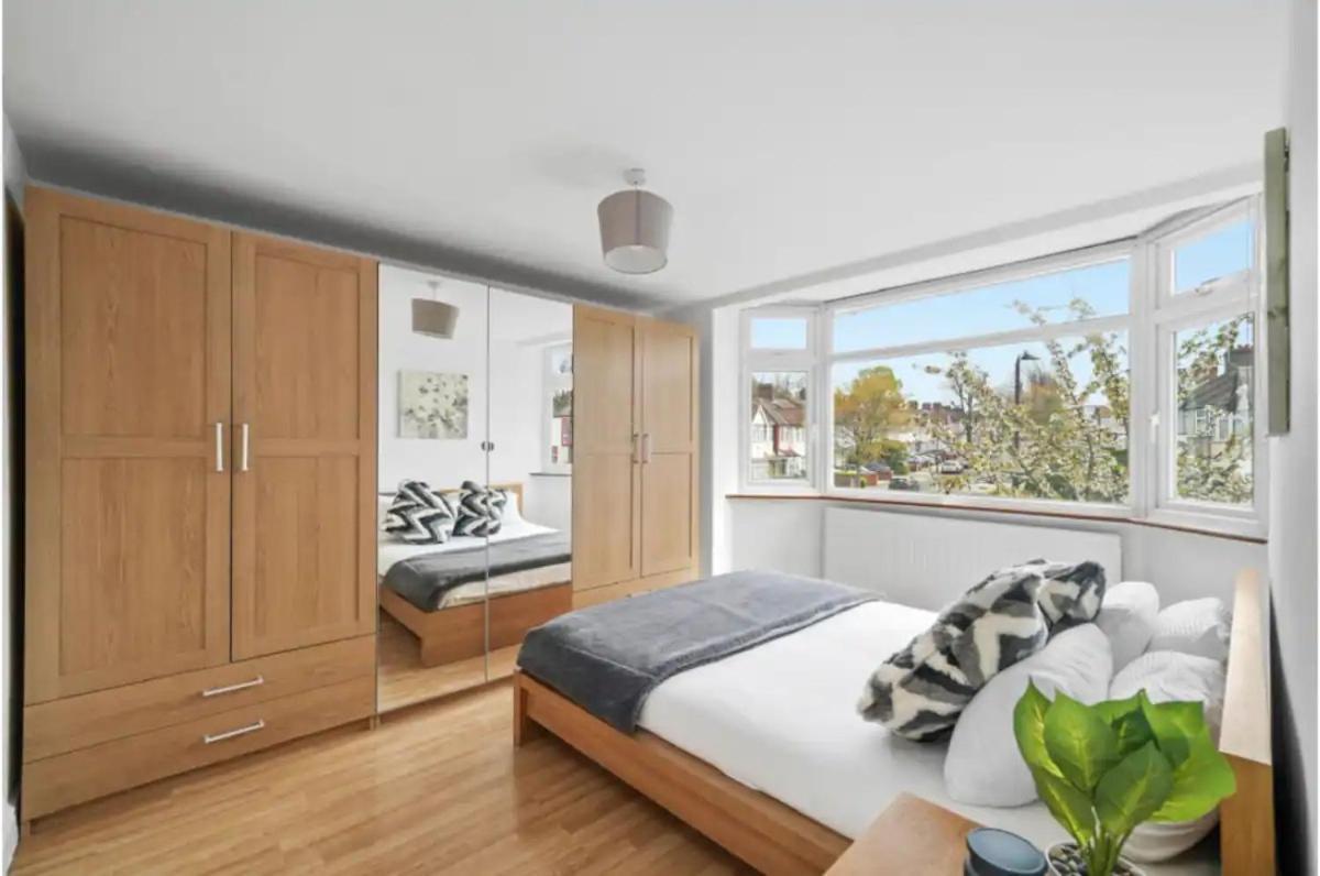 Hanger Lane Hububb Apartamento Londres