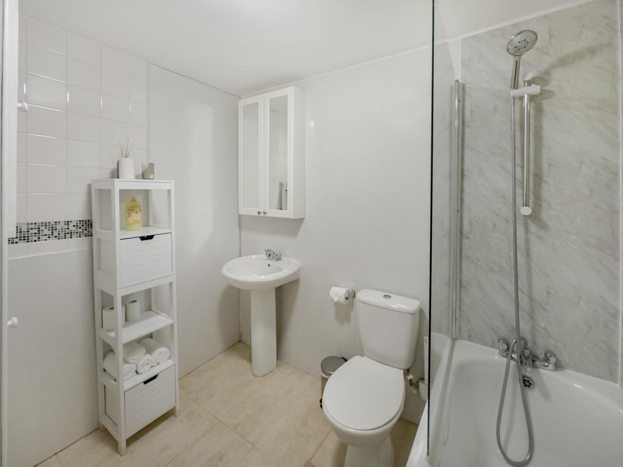 Stylish Hyde Park 3 Bedroom