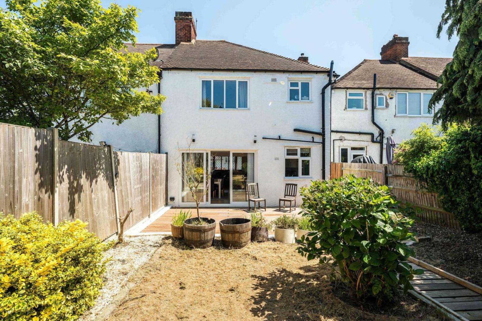 Elegant 2bd House With Garden And Decked Patio Vakantiehuis *