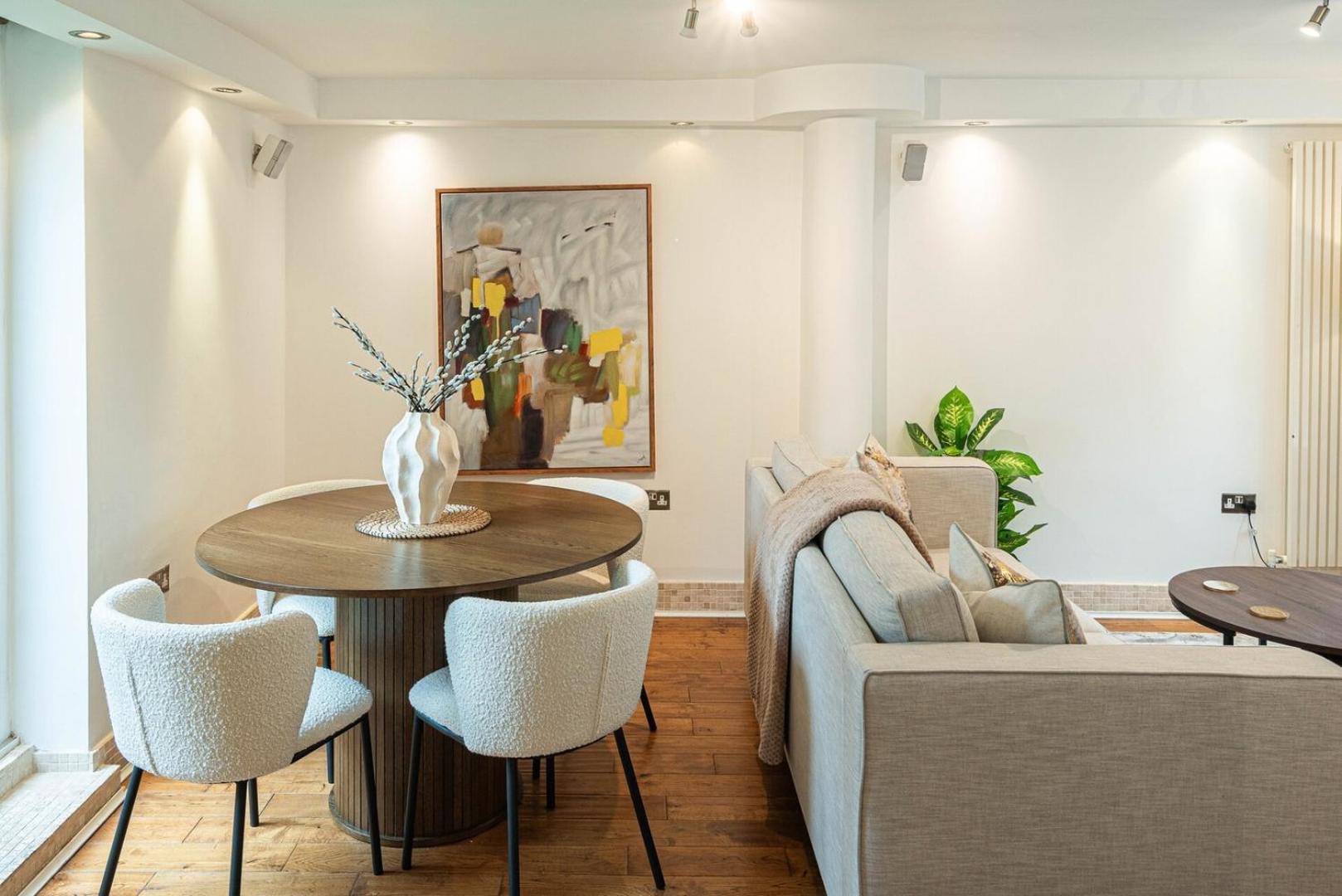 Stylish 3bd Flat In Prime Covent Garden Location *