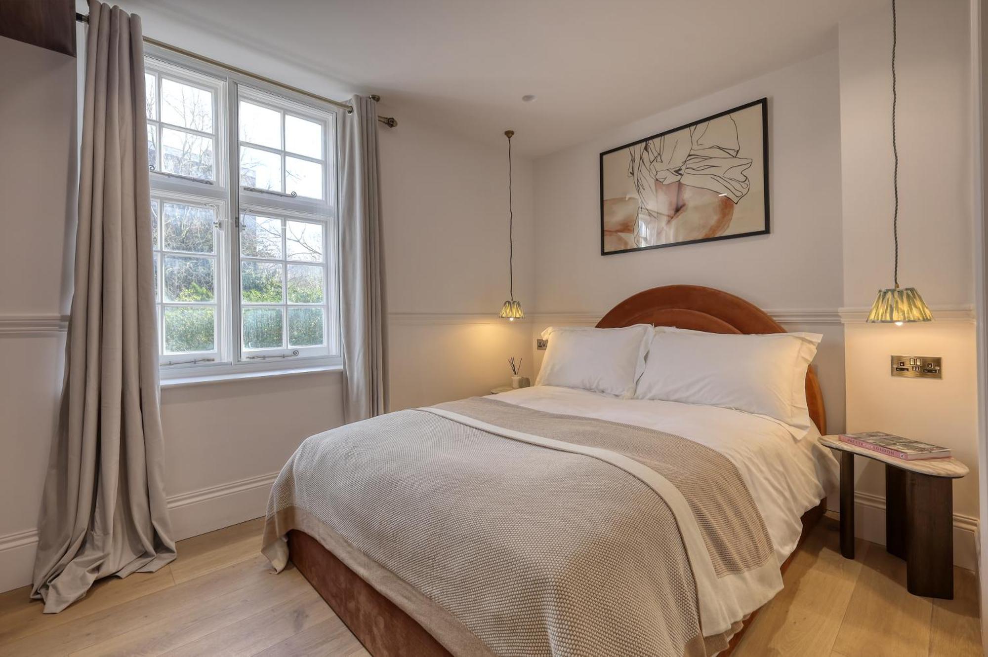 The Carlton Tavern 5*