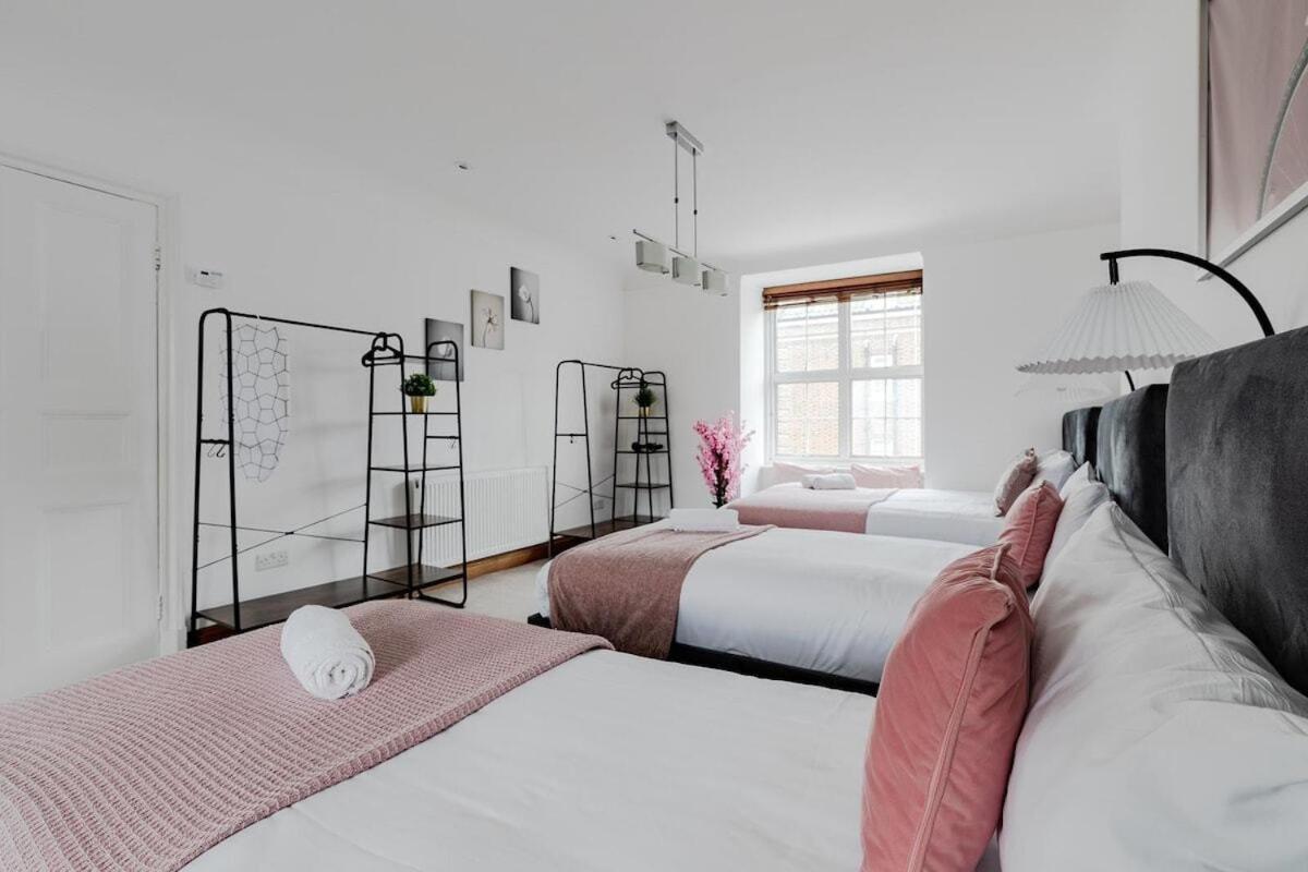 The Earl's Court Haven Apartment London