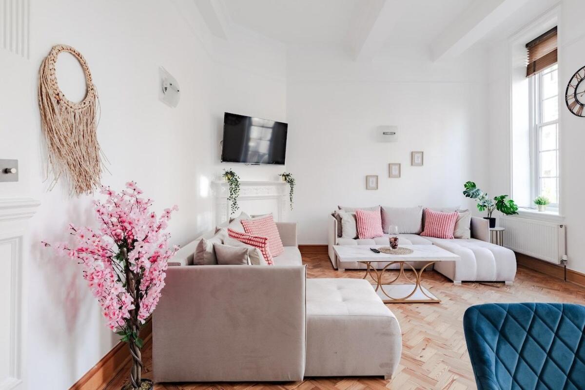 The Earl's Court Haven Apartment London