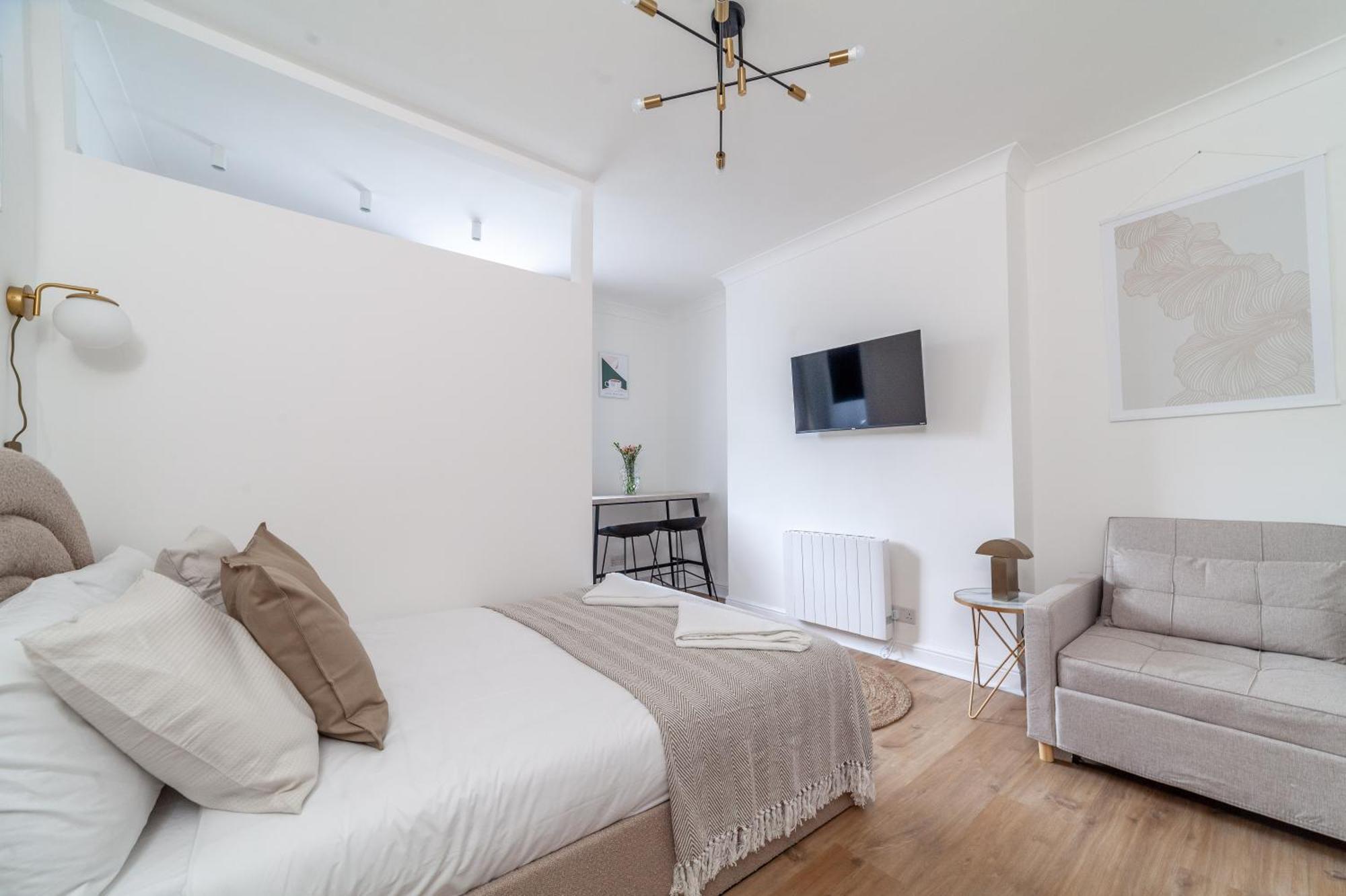 Apartment Stunning Serviced W Great Location - Perfect For Corporate,contractors And Leisure Clients- Off Street Parking Available London