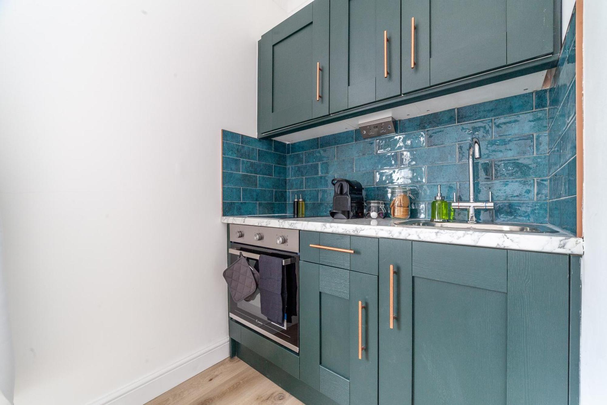 Stunning Serviced W Great Location - Perfect For Corporate,contractors And Leisure Clients- Off Street Parking Available London