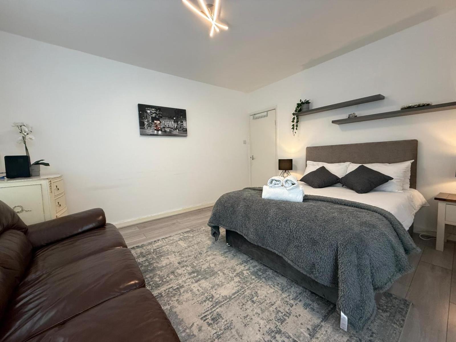 Guest In Vauxhall London