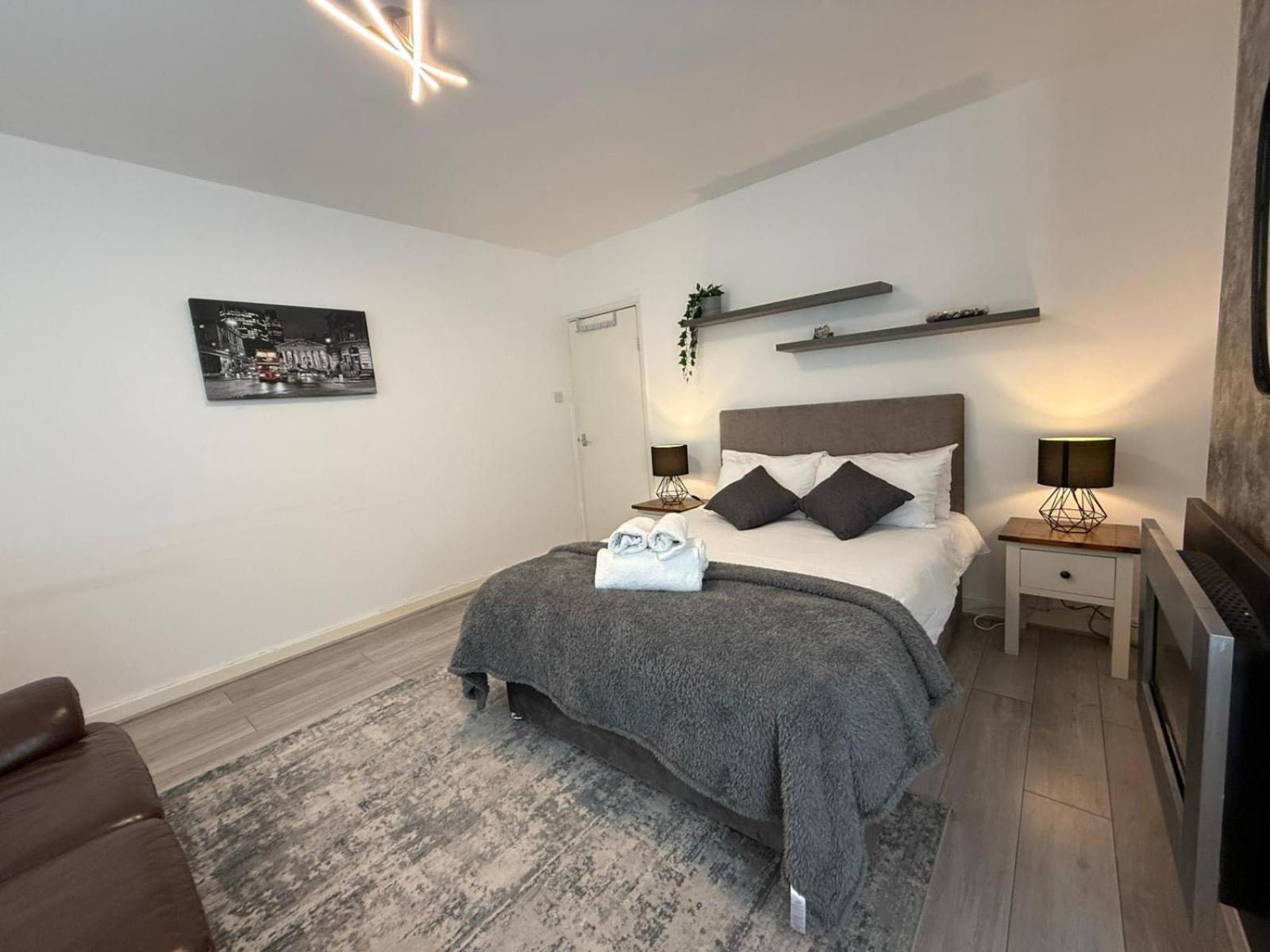Guest In Vauxhall Guest house *