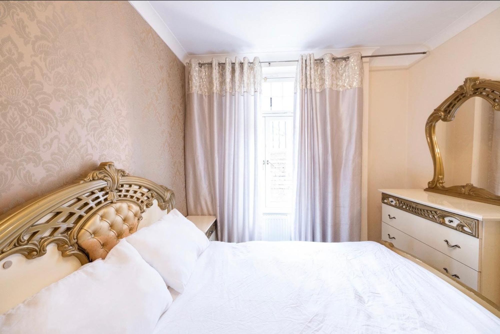 Chic In Brown Hart Gardens Appartement