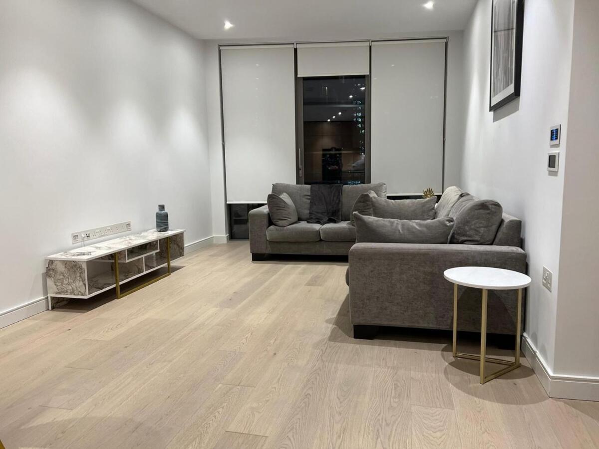 Luxurious 1-bed Flat Close To Canary Wharf London