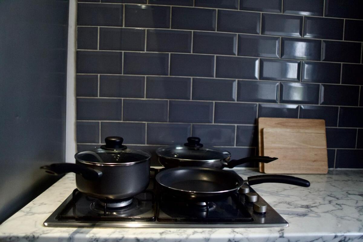 Apartment 3 Bedroom - 10min Walk Stratford Station - Sleep 6 *
