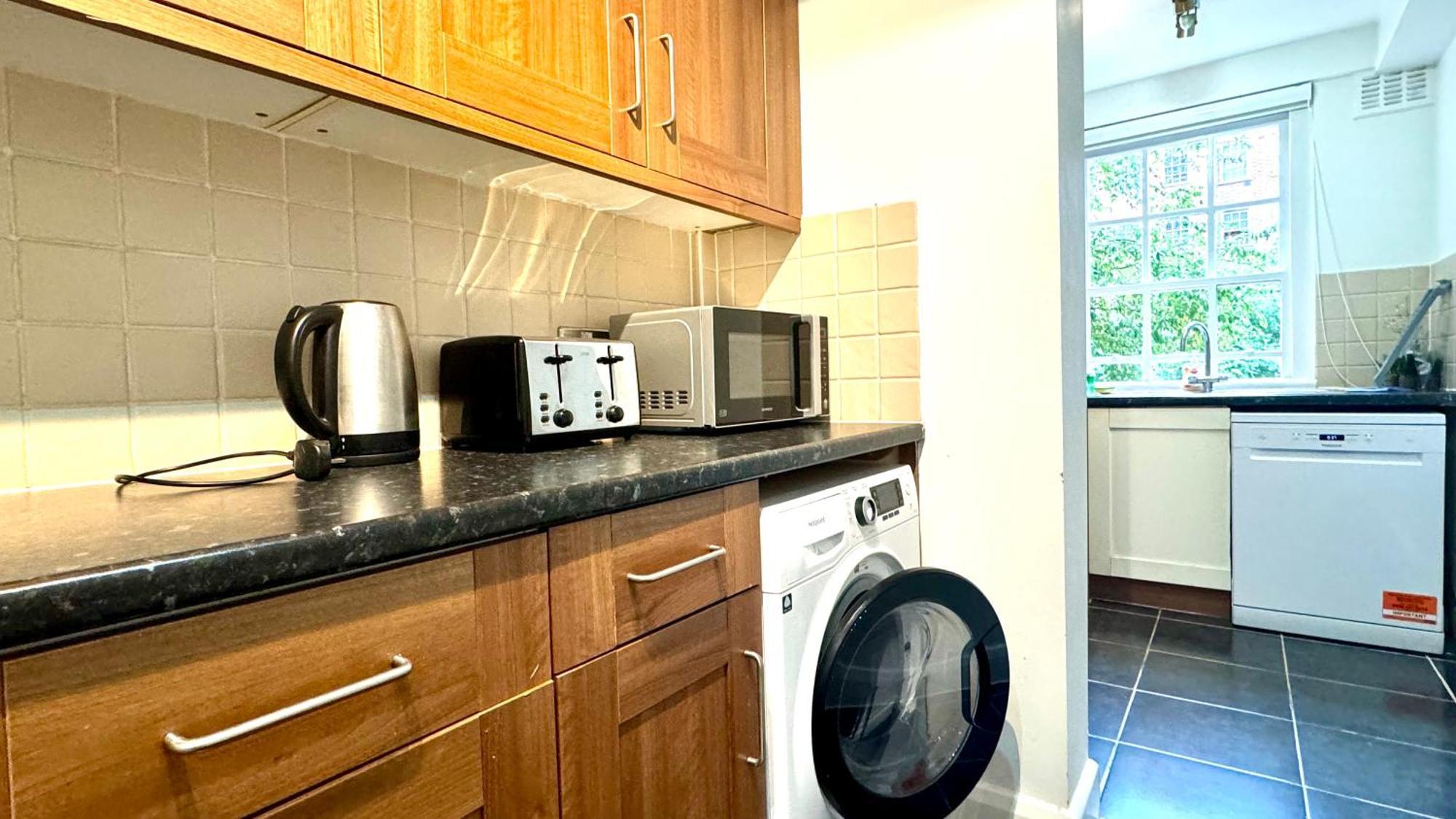 Luxury 2 Bedroom Edgware Road By Amer Apartment London