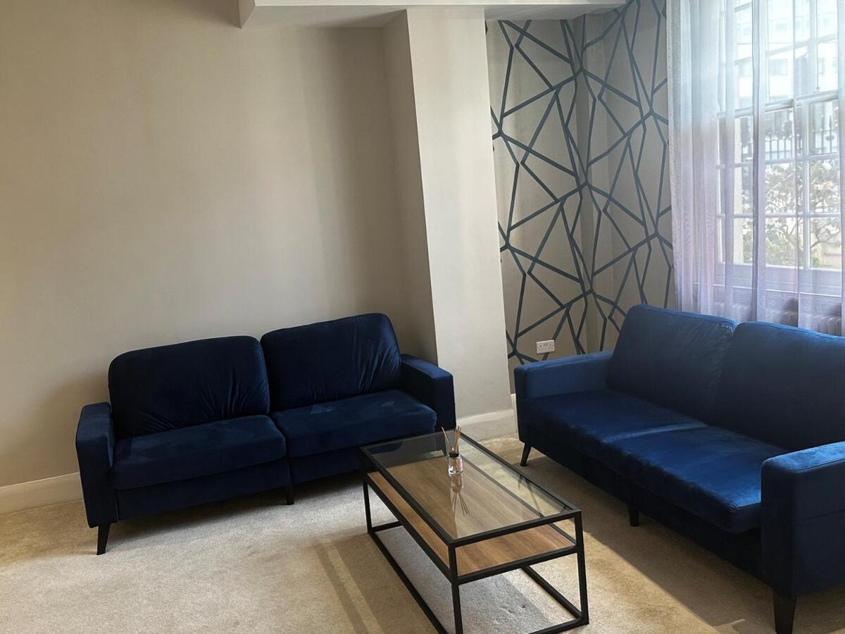 Apartment Stunning Two Bedrooms *