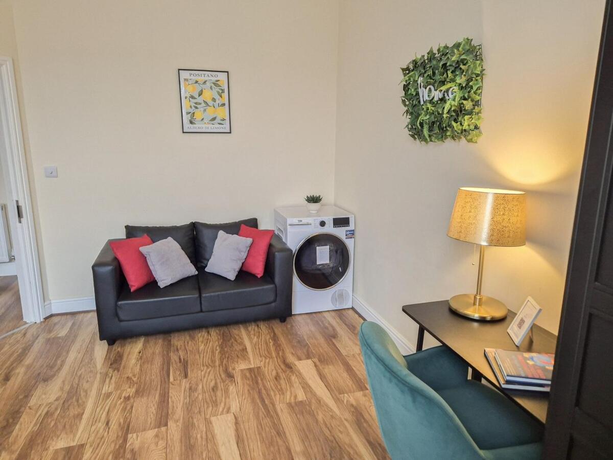 Cosy 2-bedroom Flat With Free Wi-fi In Shepherds Bush Near Westfield Apartment *