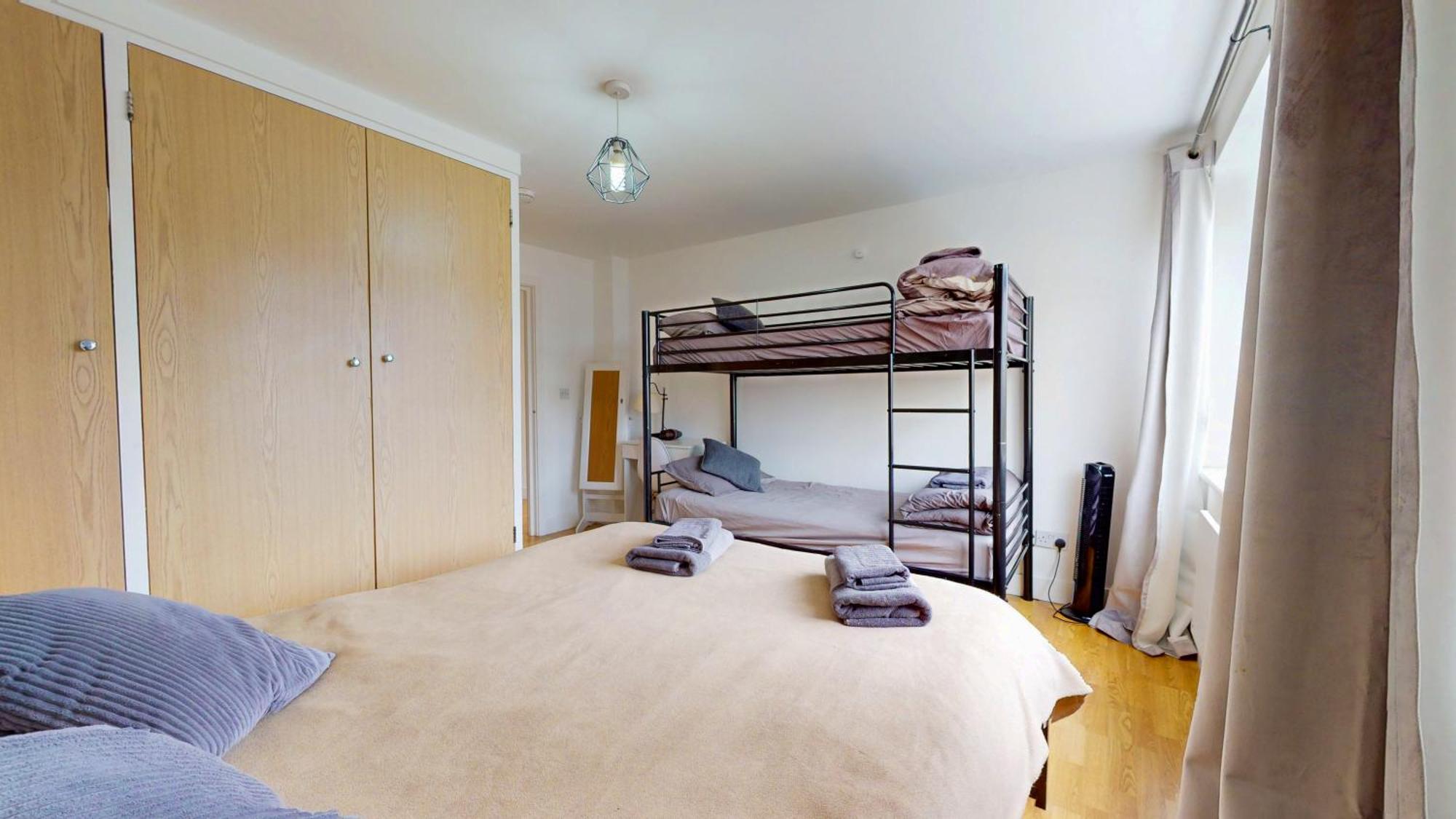 Leilighet 2 Bedroom Flat 1 Stop From Bridge