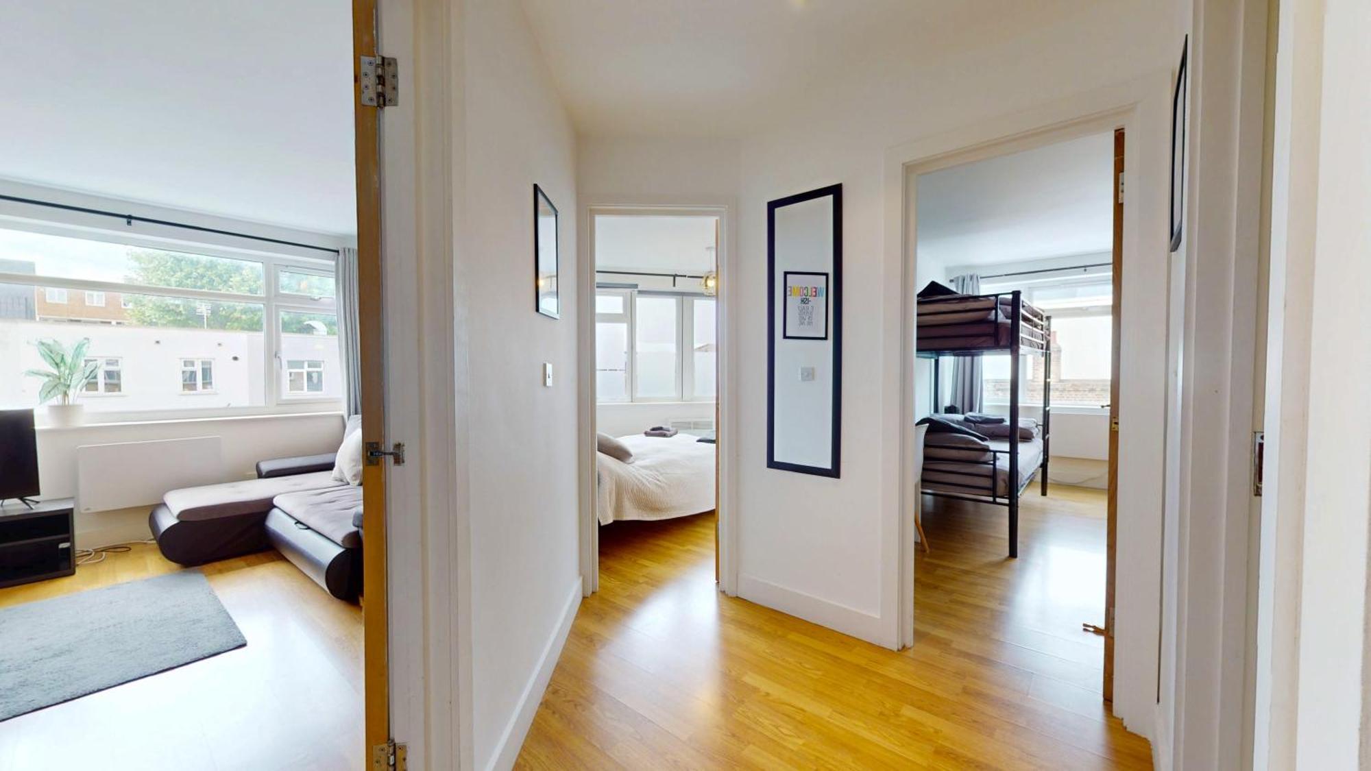 Leilighet 2 Bedroom Flat 1 Stop From Bridge *