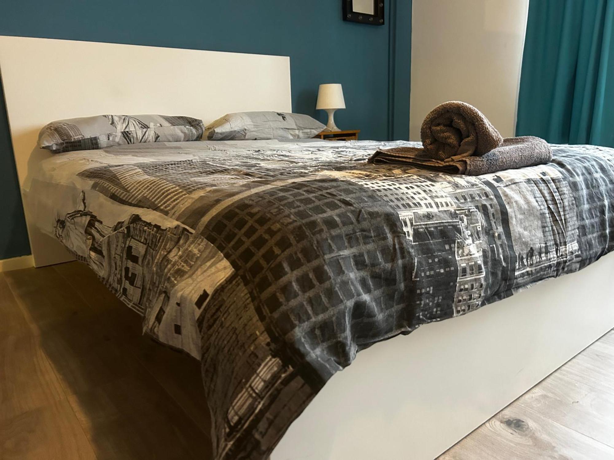 Homestay Gorgeous Pond Side House London