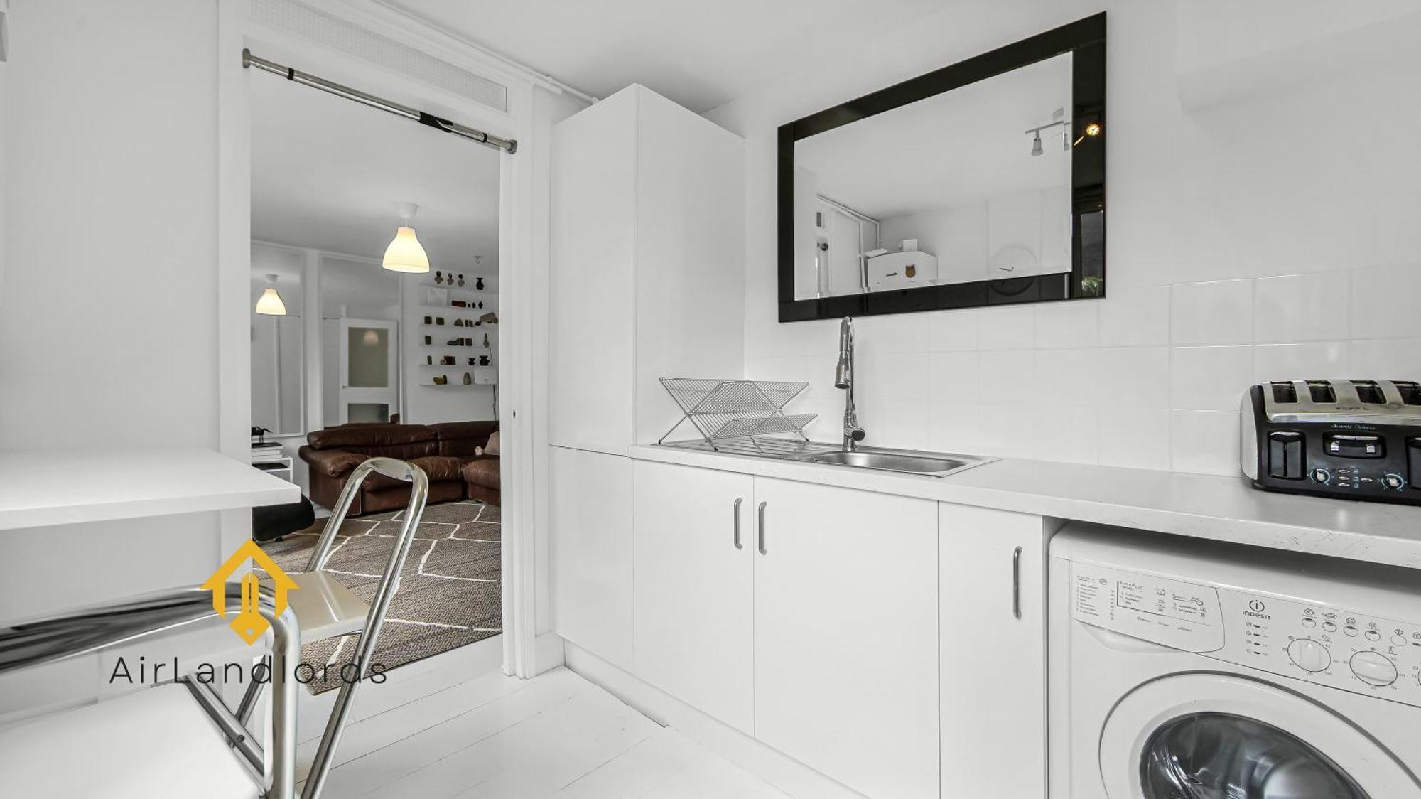Exclusive 1 Bedroom Flat In Covent Garden Apartment *