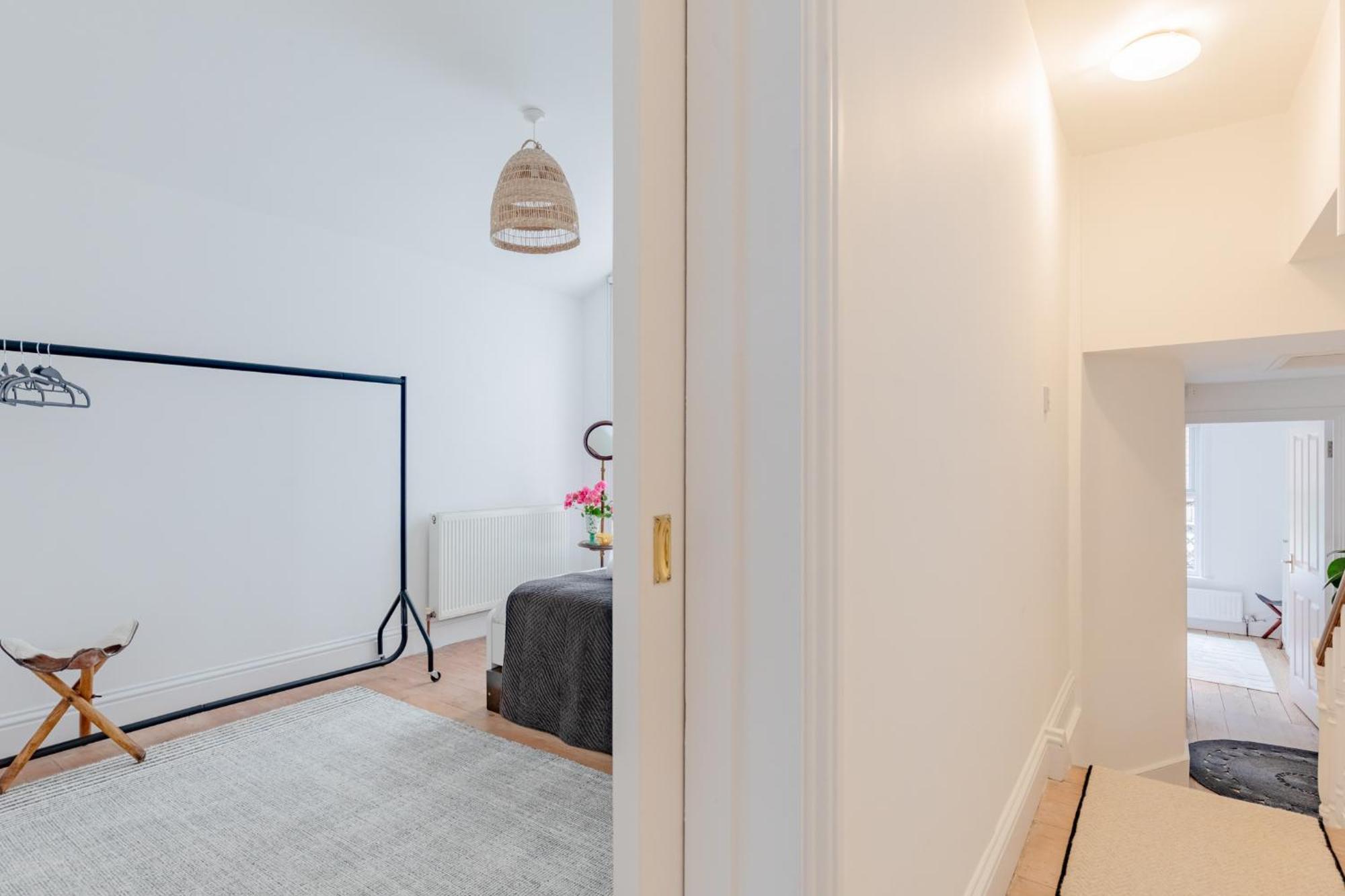 Apartment Luxuriously Curated 4bd Stoke Newington London
