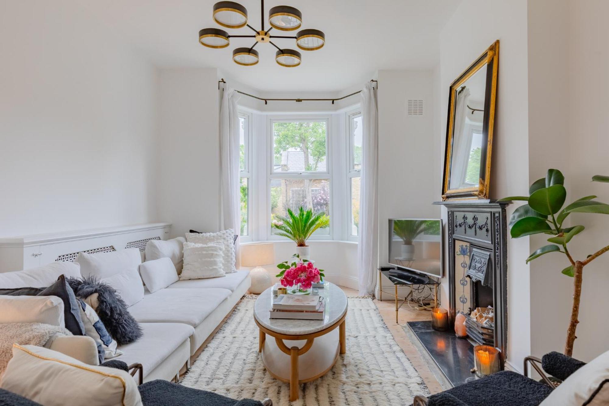 Apartment Luxuriously Curated 4bd Stoke Newington