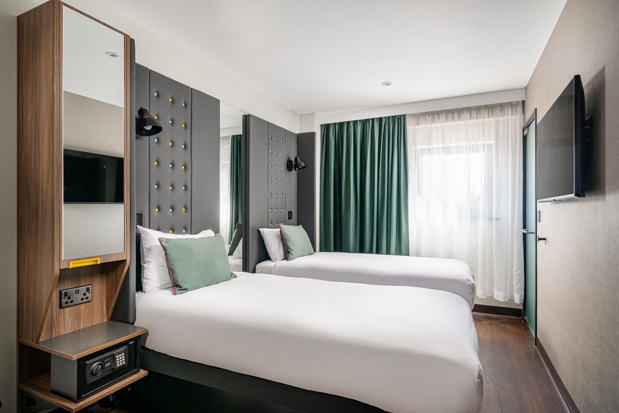Hotel Point A Canary Wharf London