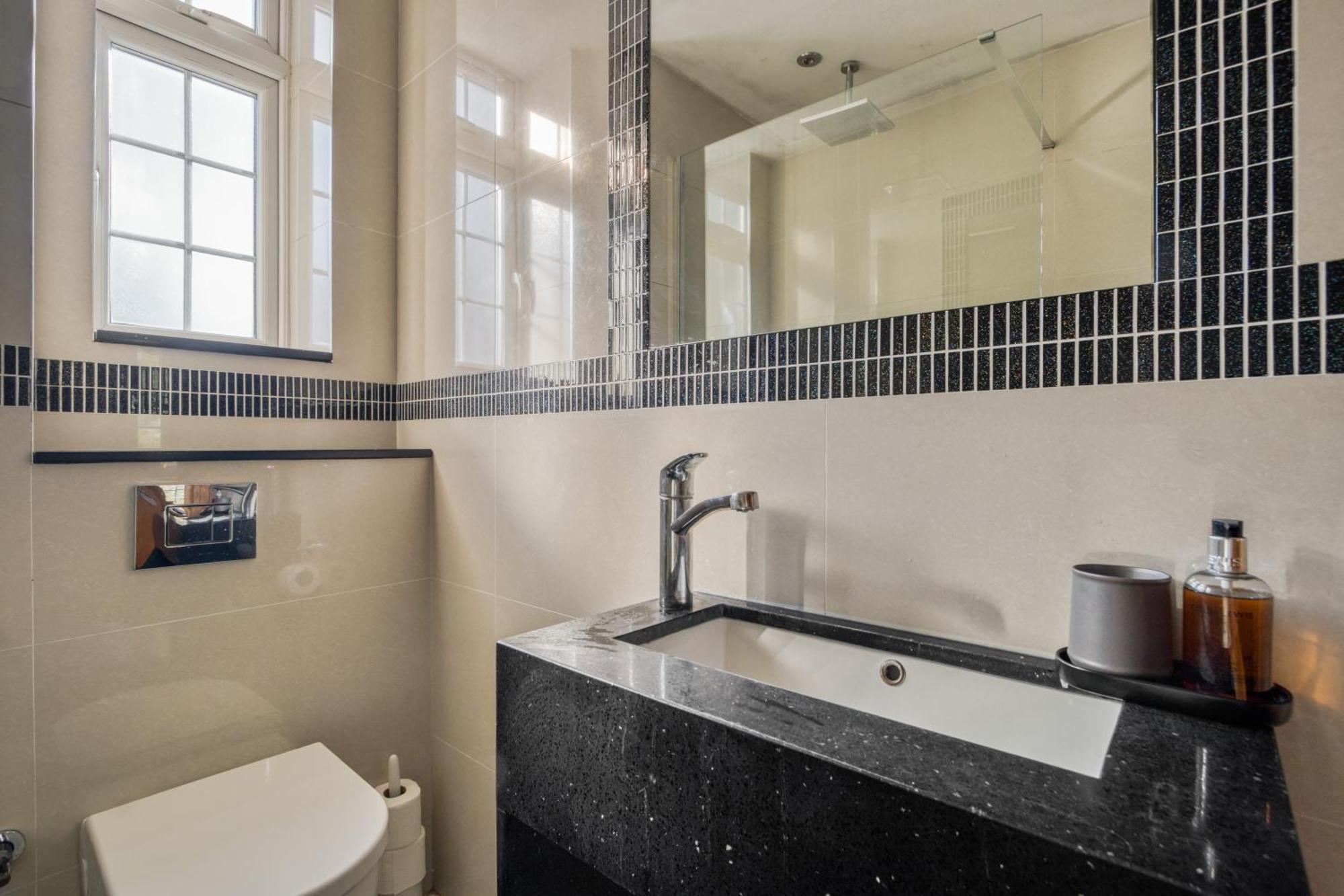 Luxe - Hyde Park - 2bed 3bath A/c + Lift *