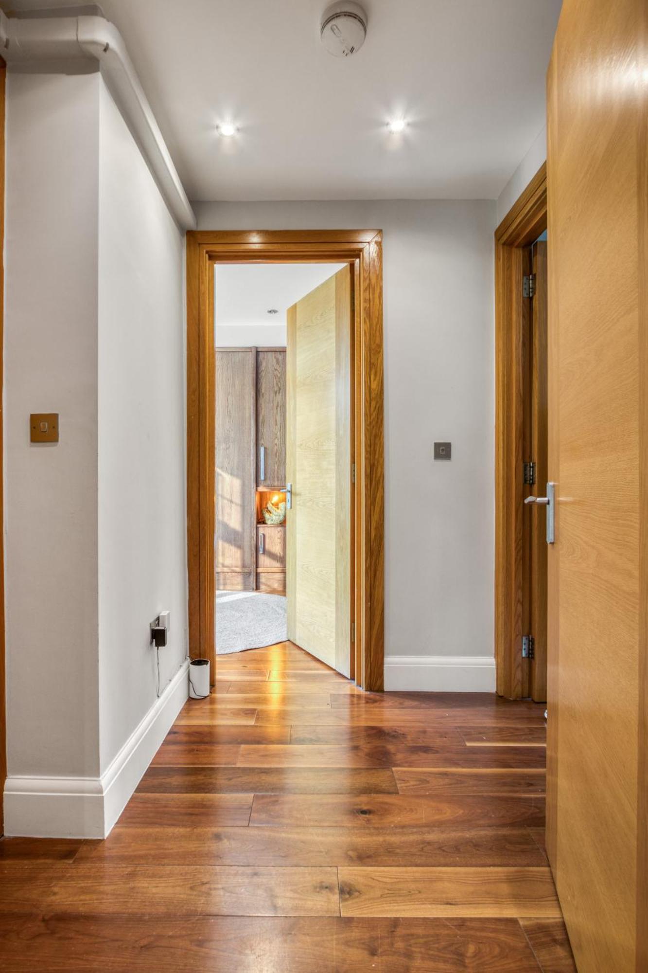 Luxe - Hyde Park - 2bed 3bath A/c + Lift Apartment