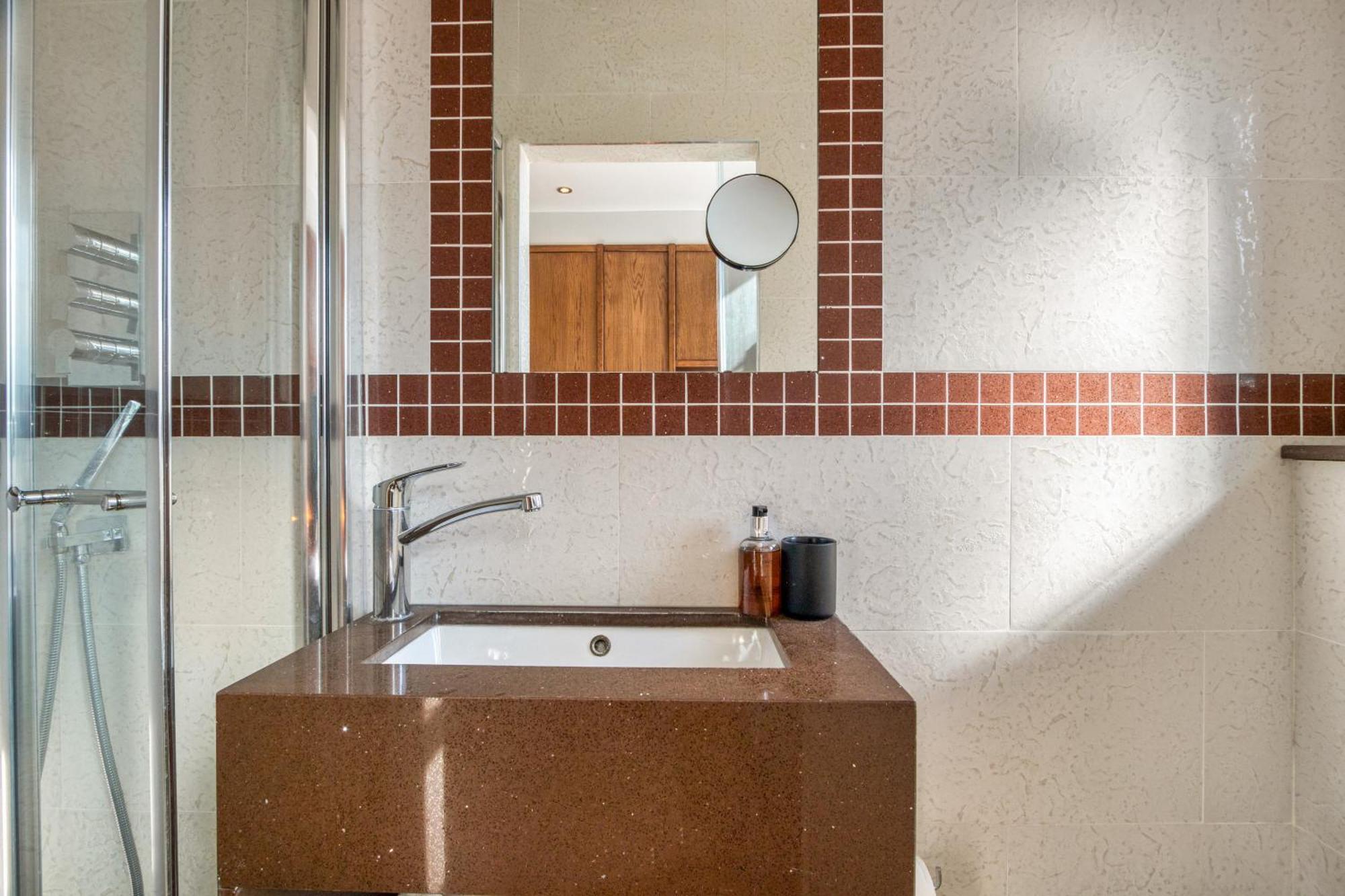 Luxe - Hyde Park - 2bed 3bath A/c + Lift