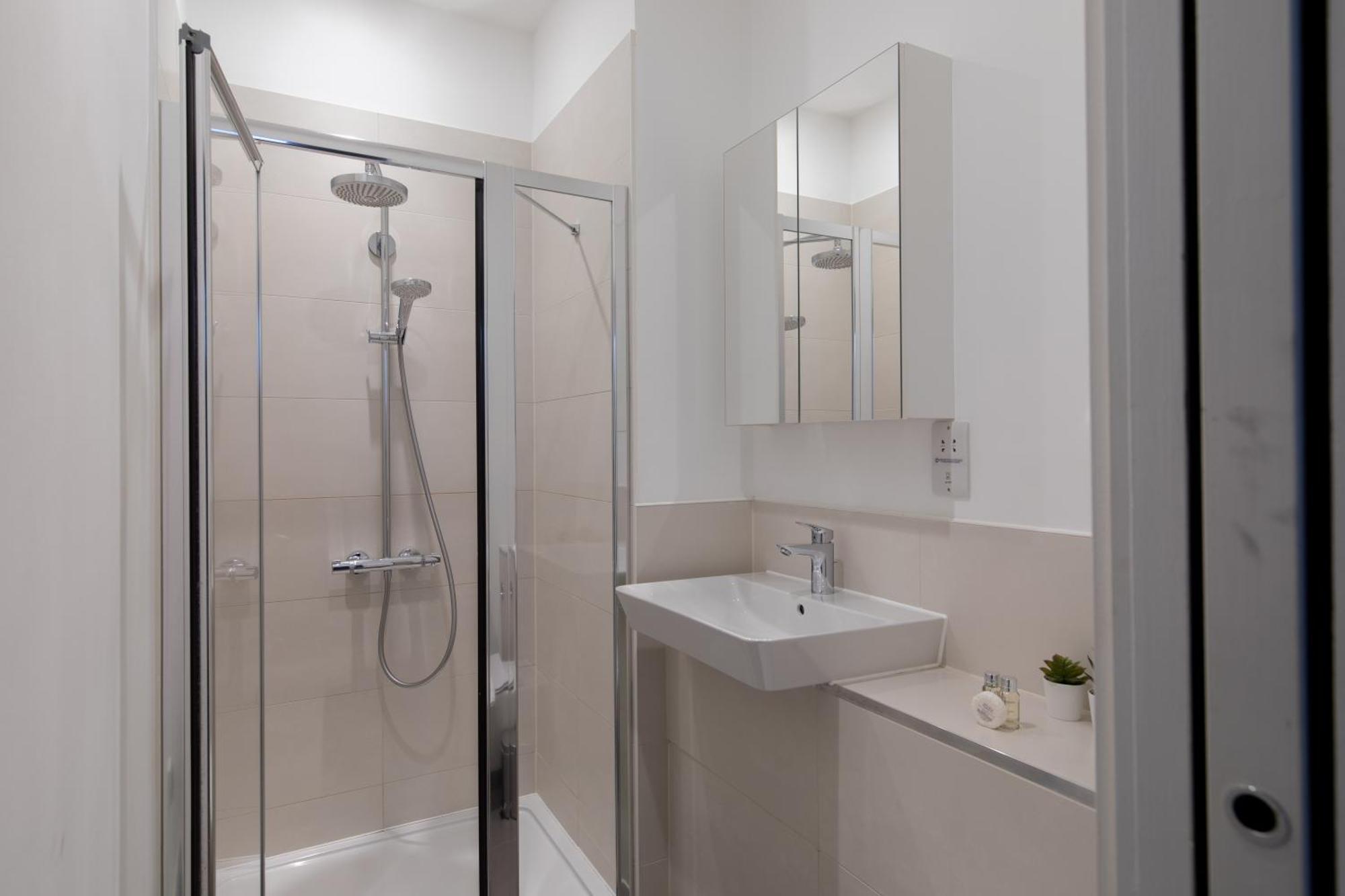 Apartment Homely – Prestige Camden