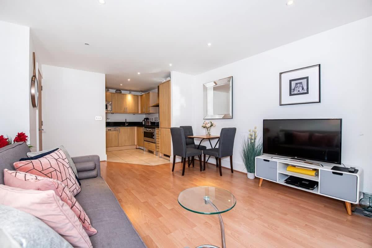 2 Bed With Large Terrace Appartement Londen