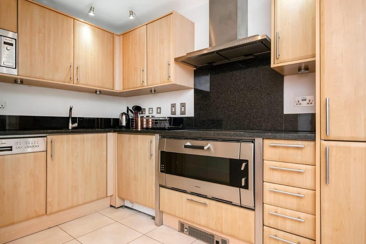 2 Bed With Large Terrace Londen