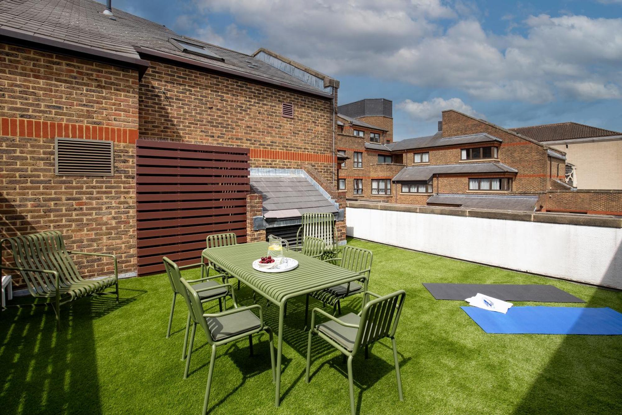 Monarch House - Serviced - Kensington *