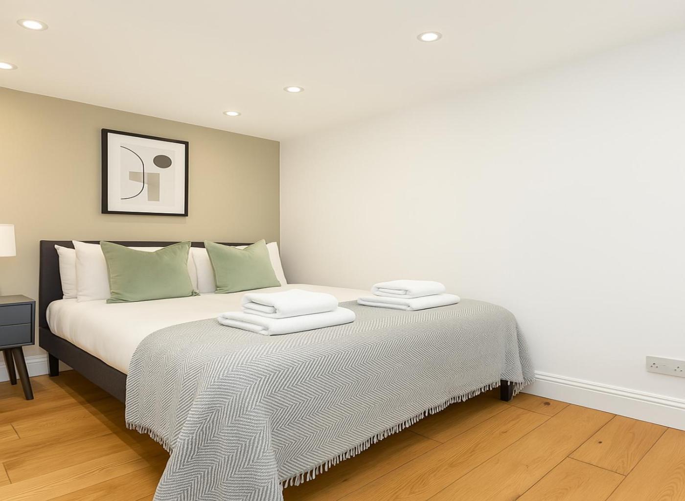2 Bed Flat Near Camden Market Apartment *