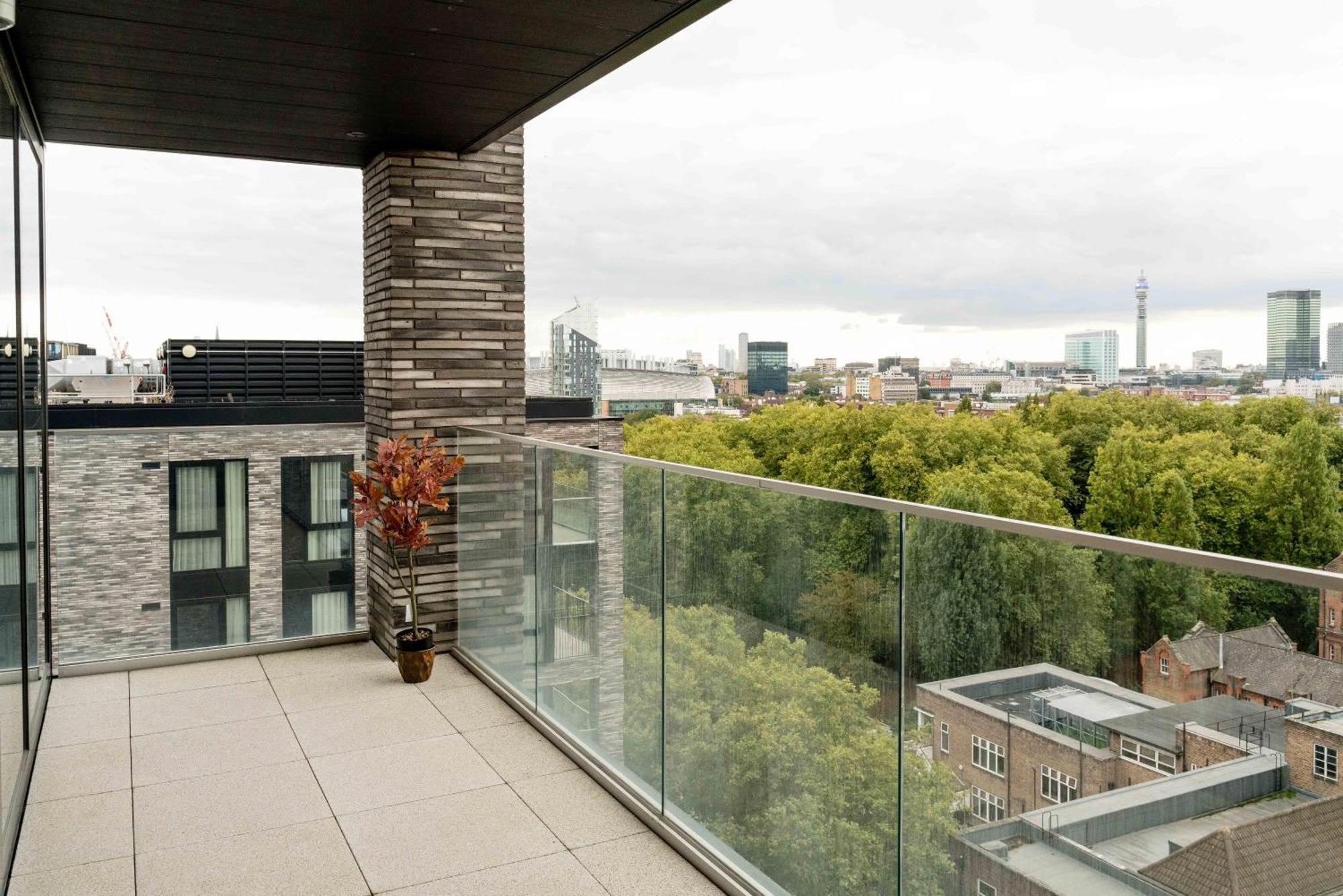 On Of The Canal With View -balcony Apartment London