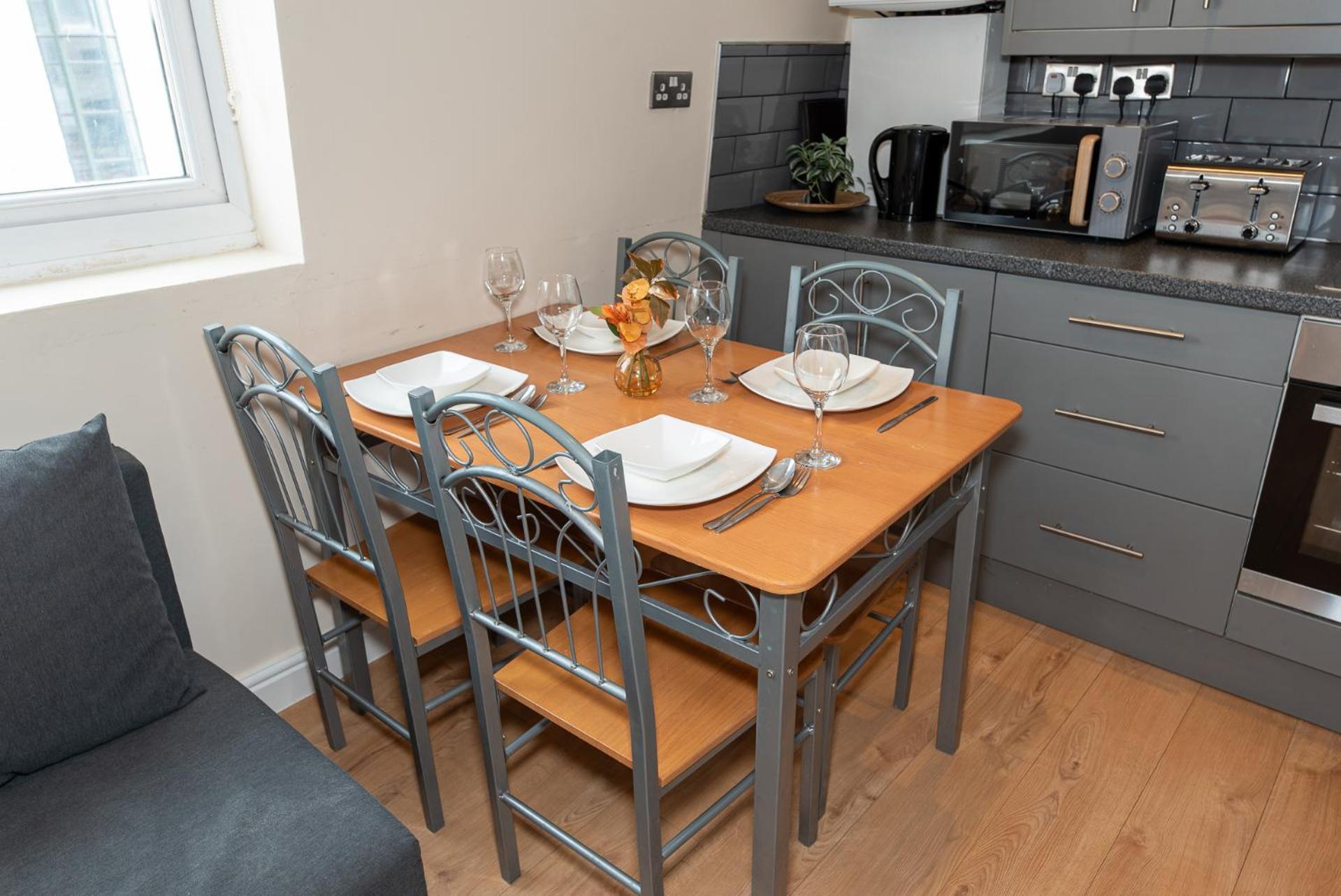 Lovely 3 Bedroom Flat , Aldgate, Tower Hill, Whitechapel Londen